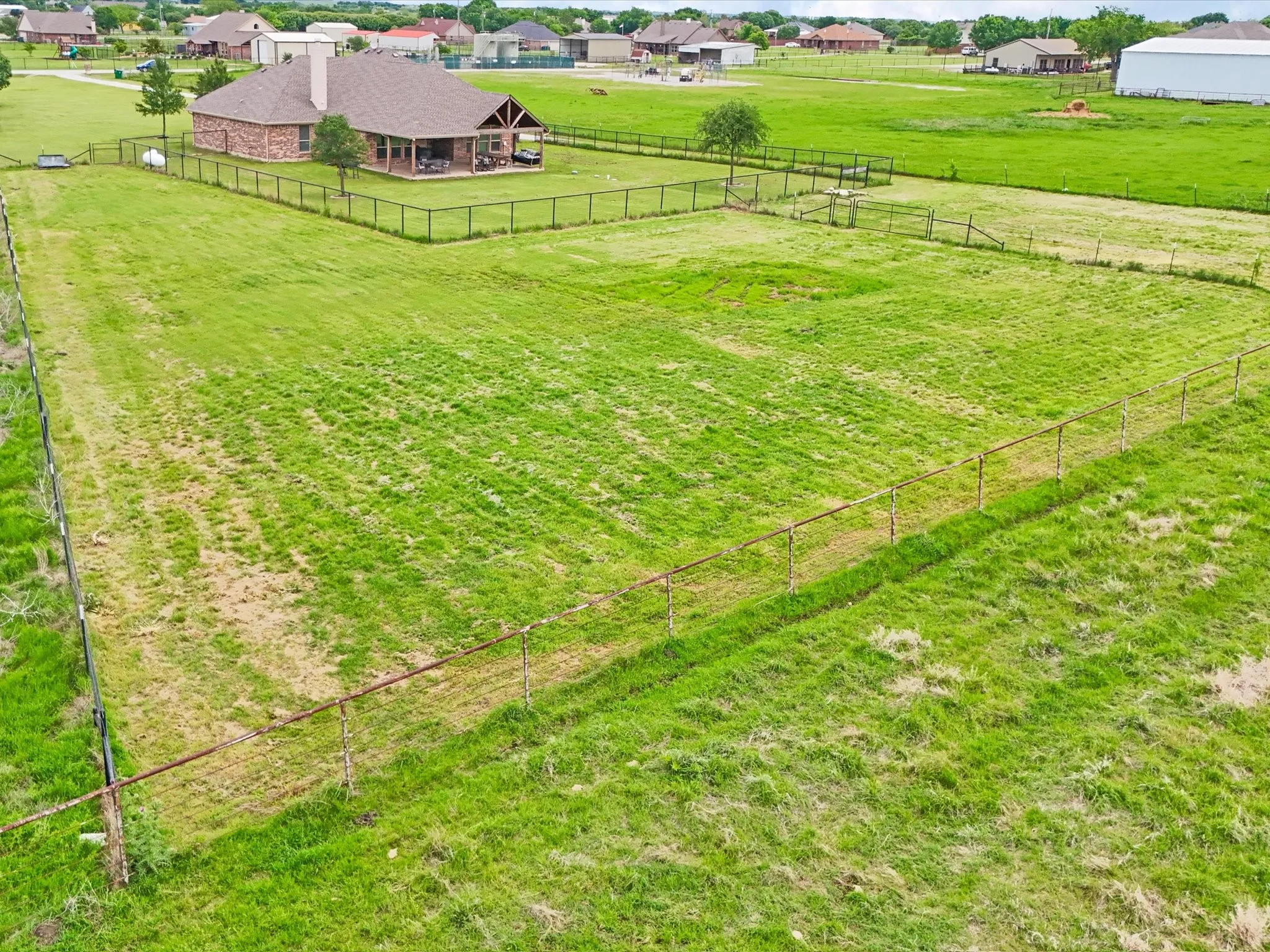 Single Family Residence For Sale in Denton County , 111 Petes Court, Ponder, Texas 76259, 4 Bedroom, 2 Bathroom, 2 Garage spaces, 2,359 Sqft, built in 2013, mls#21312720, Real Estate Agent in Ponder, Homes For Sale in Denton county, Homes For Sale in Ponder, Realtor in Ponder Texas, Real Estate Brokerage Independent Realty Texas, Luminita Cordes Realtor