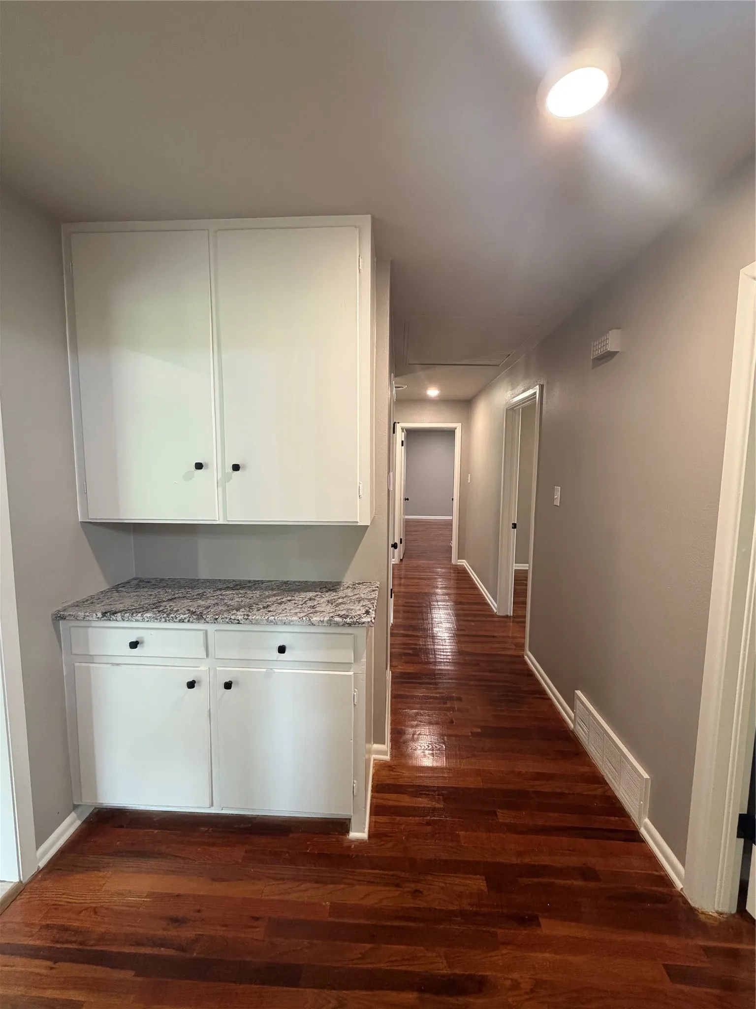 Single Family Residence For Sale in Hopkins County , 1601 San Jacinto Street, Sulphur Springs, Texas 75482, 3 Bedroom, 2 Bathroom, 2 Garage spaces, 1,870 Sqft, built in 1958, mls#21311866, Real Estate Agent in Sulphur Springs, Homes For Sale in Hopkins county, Homes For Sale in Sulphur Springs, Realtor in Sulphur Springs Texas, Real Estate Brokerage Independent Realty Texas, Luminita Cordes Realtor