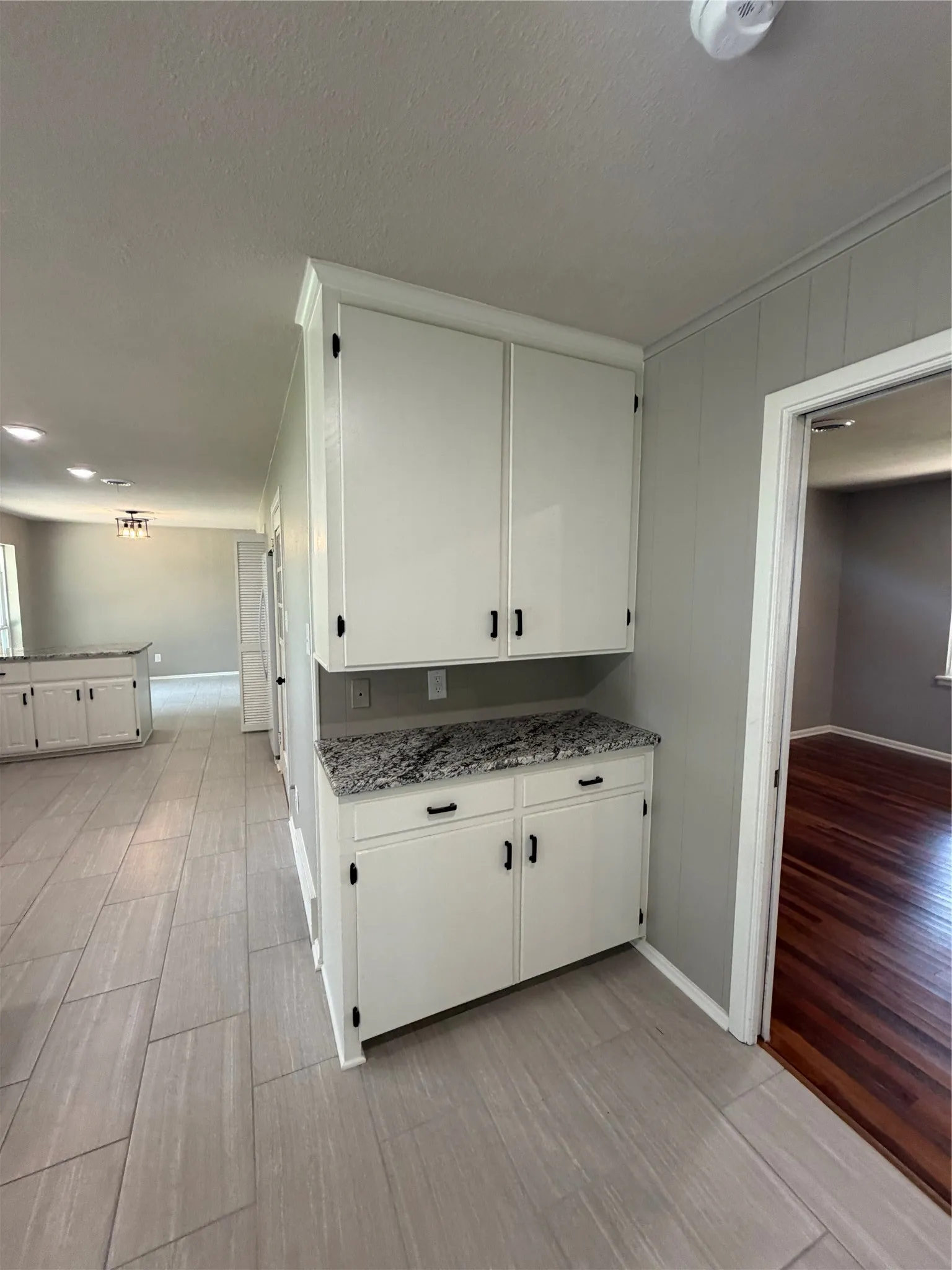 Single Family Residence For Sale in Hopkins County , 1601 San Jacinto Street, Sulphur Springs, Texas 75482, 3 Bedroom, 2 Bathroom, 2 Garage spaces, 1,870 Sqft, built in 1958, mls#21311866, Real Estate Agent in Sulphur Springs, Homes For Sale in Hopkins county, Homes For Sale in Sulphur Springs, Realtor in Sulphur Springs Texas, Real Estate Brokerage Independent Realty Texas, Luminita Cordes Realtor