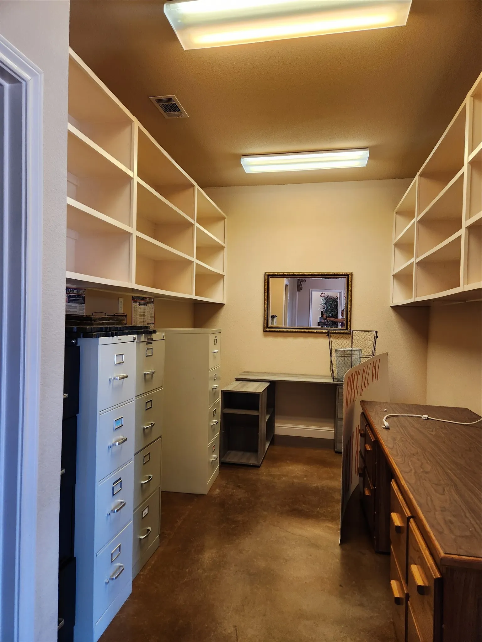 Office For Rent in Ellis County , 1905 W Ennis Avenue 301, Ennis, Texas 75119, 0, 0, Garage spaces, 0 Sqft, built in 2004, mls#21312798, Real Estate Agent in Ennis, Homes For Rent in Ellis county, Homes For Rent in Ennis, Realtor in Ennis Texas, Real Estate Brokerage Independent Realty Texas, Luminita Cordes Realtor