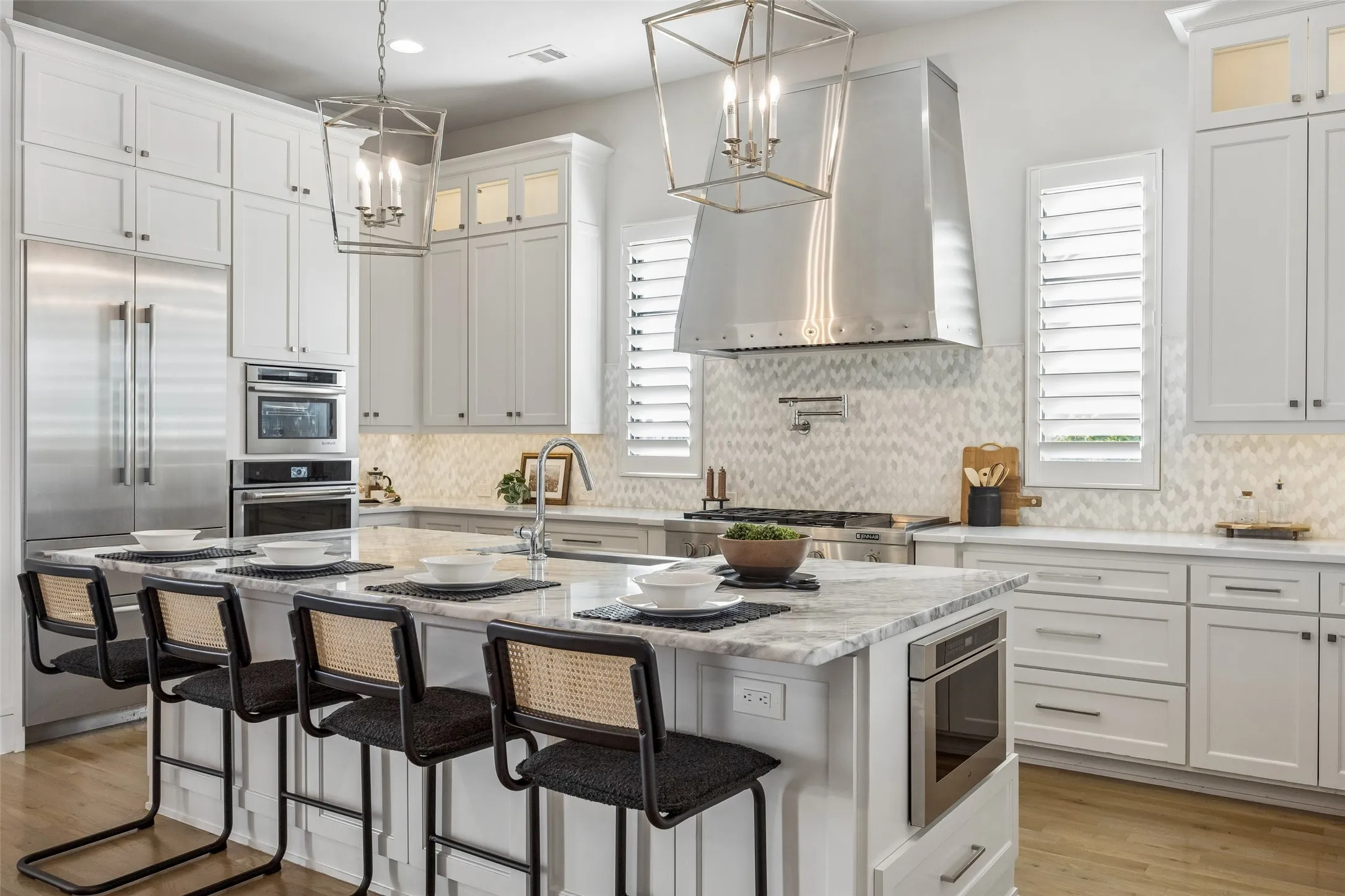Single Family Residence For Sale in Tarrant County , 8605 Colina Terrace, Benbrook, Texas 76126, 4 Bedroom, 4 Bathroom, 2 Garage spaces, 4,273 Sqft, built in 2018, mls#21312314, Real Estate Agent in Benbrook, Homes For Sale in Tarrant county, Homes For Sale in Benbrook, Realtor in Benbrook Texas, Real Estate Brokerage Independent Realty Texas, Luminita Cordes Realtor