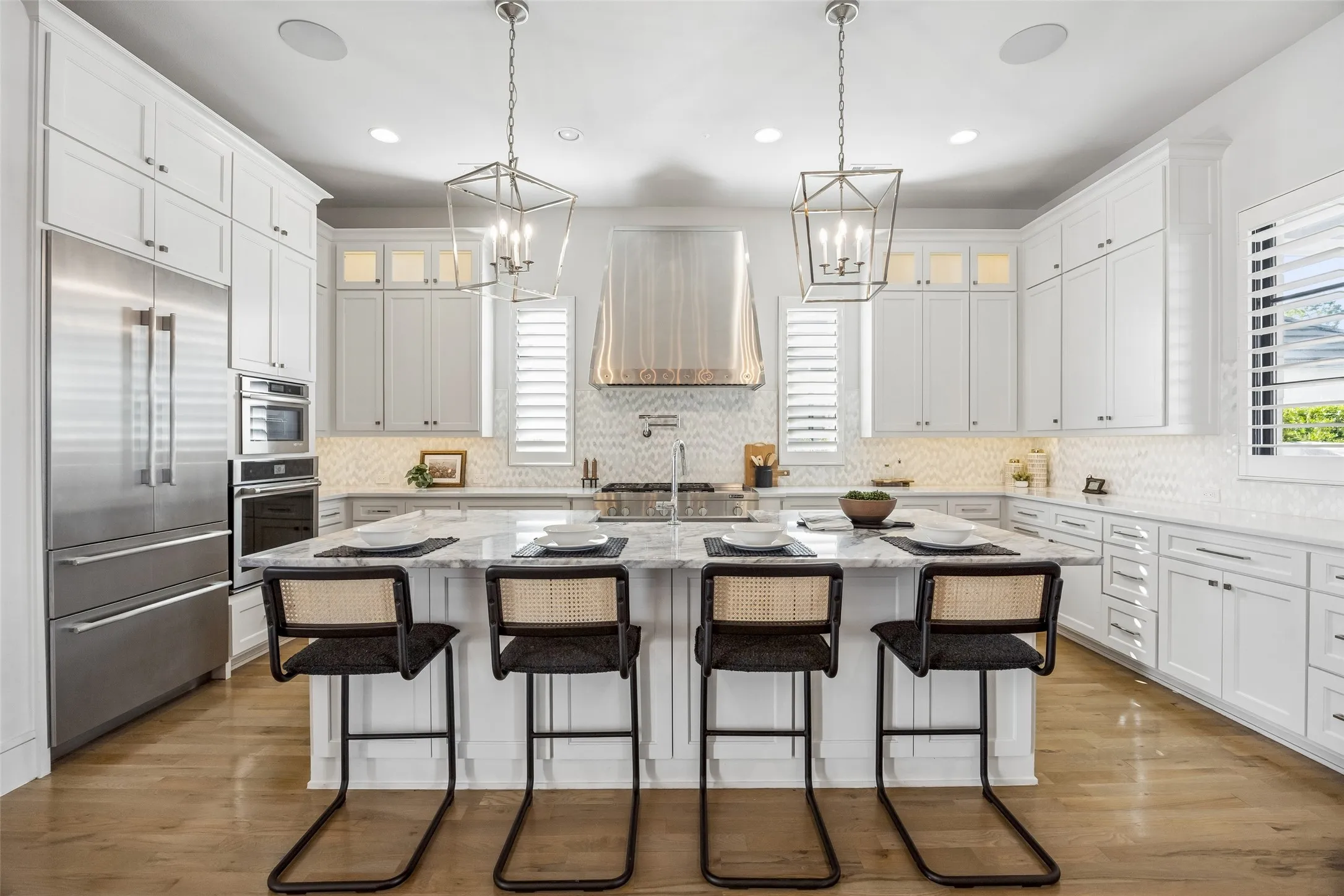 Single Family Residence For Sale in Tarrant County , 8605 Colina Terrace, Benbrook, Texas 76126, 4 Bedroom, 4 Bathroom, 2 Garage spaces, 4,273 Sqft, built in 2018, mls#21312314, Real Estate Agent in Benbrook, Homes For Sale in Tarrant county, Homes For Sale in Benbrook, Realtor in Benbrook Texas, Real Estate Brokerage Independent Realty Texas, Luminita Cordes Realtor