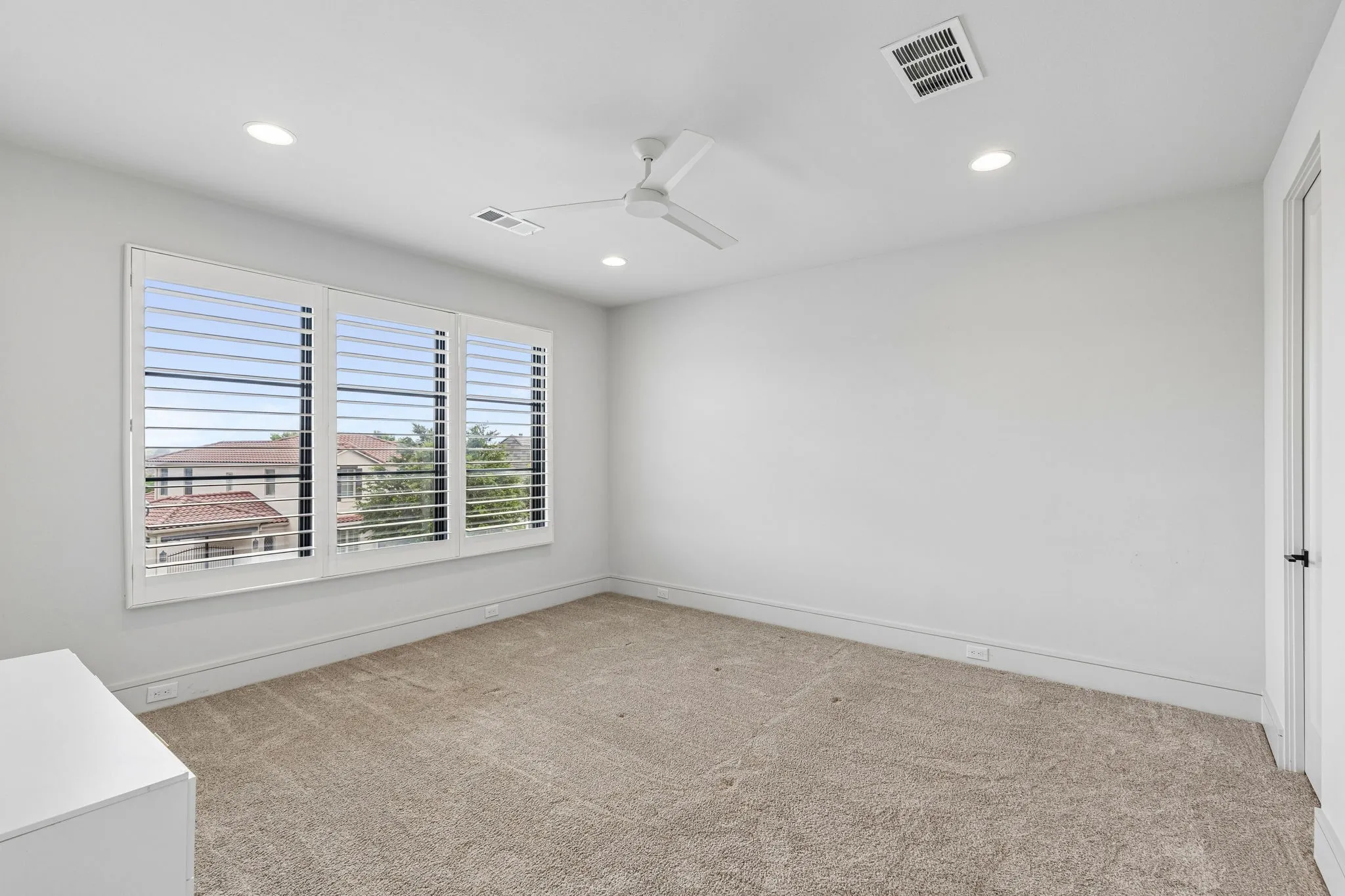 Single Family Residence For Sale in Tarrant County , 8605 Colina Terrace, Benbrook, Texas 76126, 4 Bedroom, 4 Bathroom, 2 Garage spaces, 4,273 Sqft, built in 2018, mls#21312314, Real Estate Agent in Benbrook, Homes For Sale in Tarrant county, Homes For Sale in Benbrook, Realtor in Benbrook Texas, Real Estate Brokerage Independent Realty Texas, Luminita Cordes Realtor