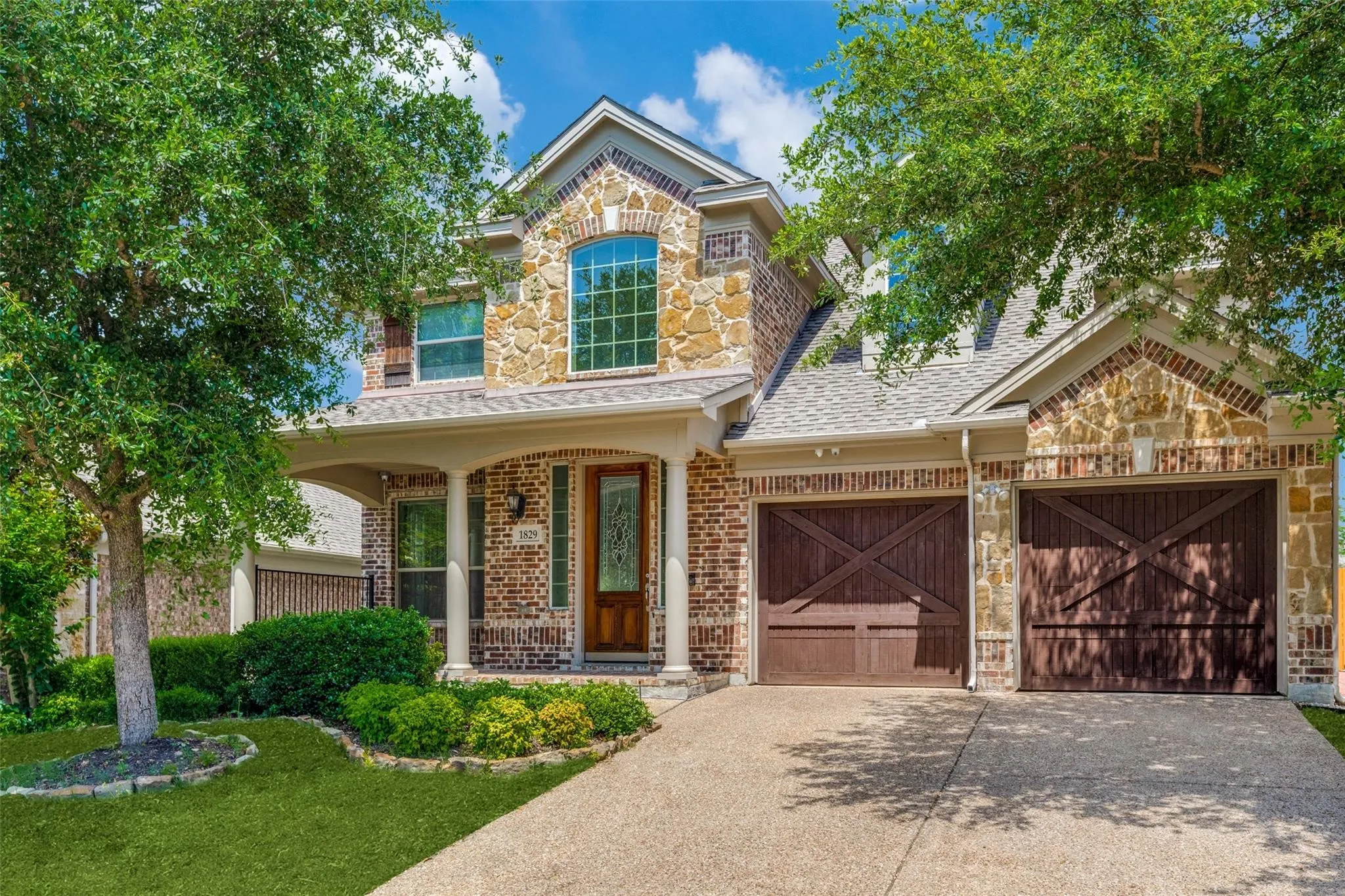 Single Family Residence For Rent in Dallas County , 1829 Breeds Hill Road, Garland, Texas 75040, 4 Bedrooms, 4 Bathrooms, 2 Garage spaces, 2,651 Sqft, built in 2013, Price $3,000, mls#21309632, Real Estate Agent in Garland, Homes For Rent in Dallas county, Homes For Rent in Garland, Realtor in Garland Texas, Real Estate Brokerage Independent Realty Texas, Luminita Cordes Realtor