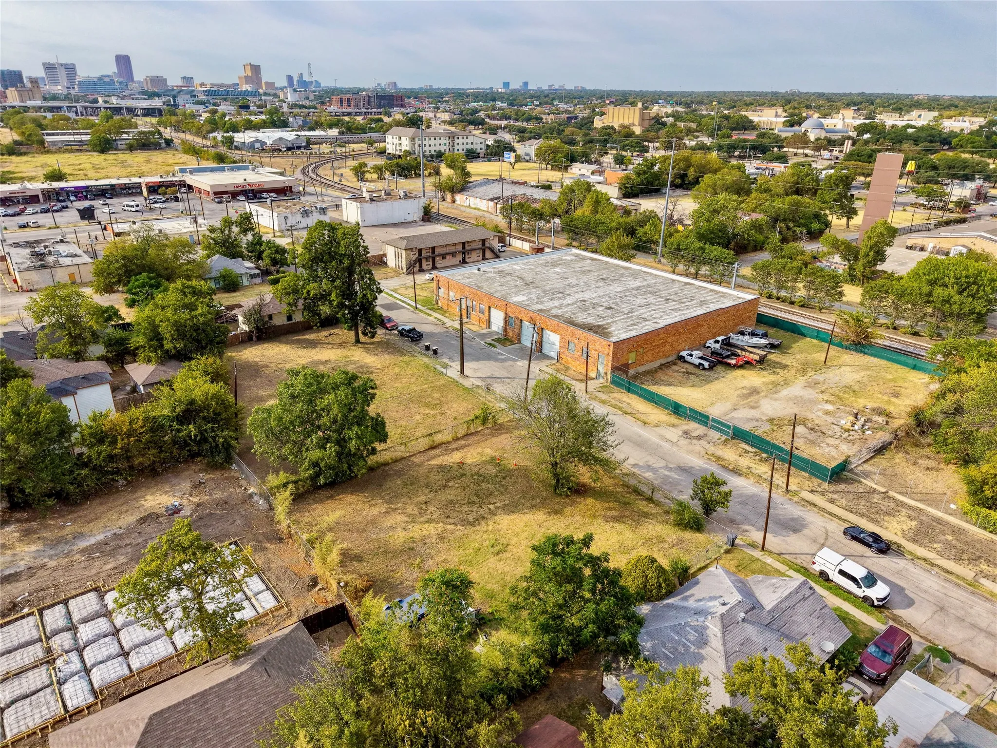 Unimproved Land For Sale in Dallas County , 2801 Medill Street, Dallas, Texas 75215, 0, 0, Garage spaces, 0 Sqft, built in 0, mls#21312065, Real Estate Agent in Dallas, Homes For Sale in Dallas county, Homes For Sale in Dallas, Realtor in Dallas Texas, Real Estate Brokerage Independent Realty Texas, Luminita Cordes Realtor