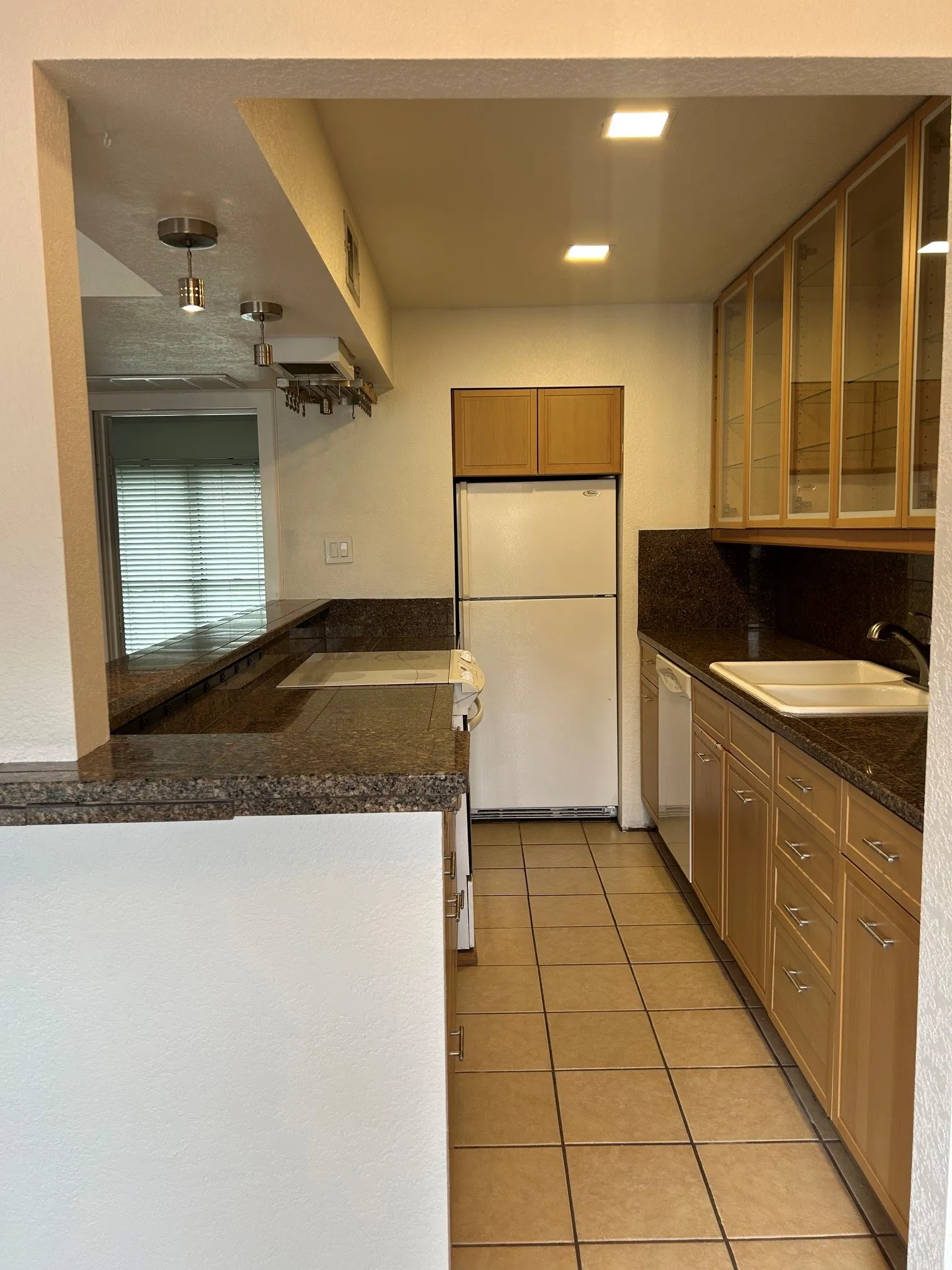 Condominium For Sale in Dallas County , 4112 Bowser Avenue 210, Dallas, Texas 75219, 1 Bedroom, 1 Bathroom, Garage spaces, 625 Sqft, built in 1968, mls#21310622, Real Estate Agent in Dallas, Homes For Sale in Dallas county, Homes For Sale in Dallas, Realtor in Dallas Texas, Real Estate Brokerage Independent Realty Texas, Luminita Cordes Realtor