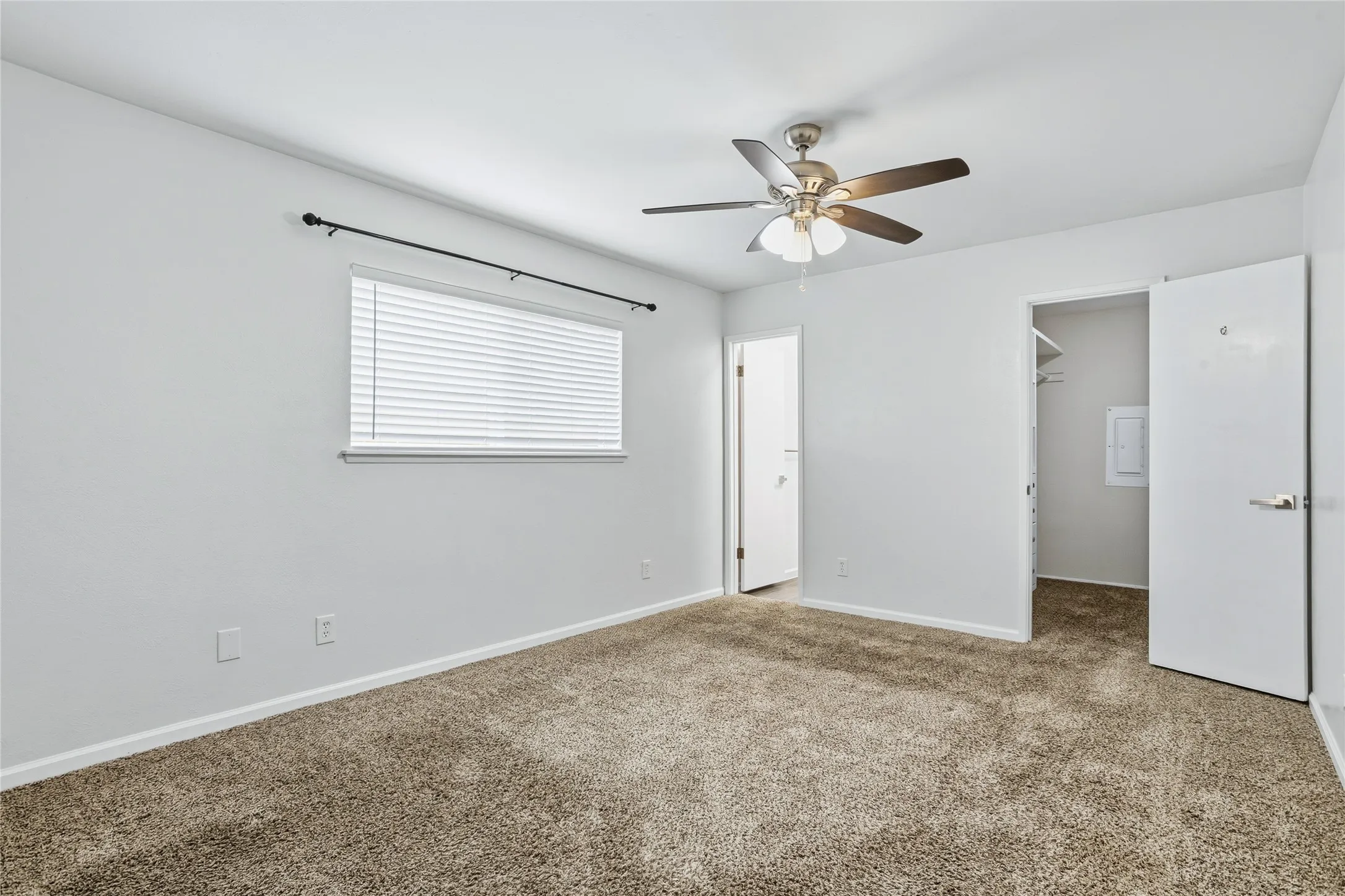 Single Family Residence For Sale in Denton County , 1113 Winterwood Drive, Lewisville, Texas 75067, 3 Bedroom, 2 Bathroom, 2 Garage spaces, 1,584 Sqft, built in 1970, mls#21312854, Real Estate Agent in Lewisville, Homes For Sale in Denton county, Homes For Sale in Lewisville, Realtor in Lewisville Texas, Real Estate Brokerage Independent Realty Texas, Luminita Cordes Realtor