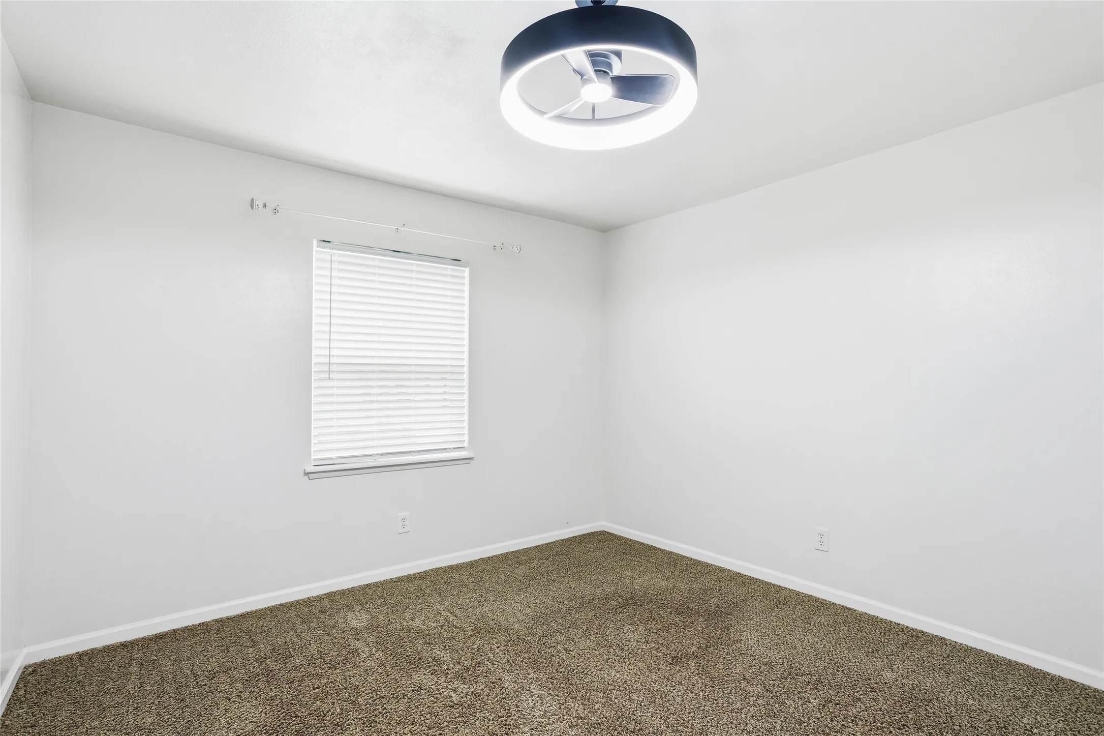 Single Family Residence For Sale in Denton County , 1113 Winterwood Drive, Lewisville, Texas 75067, 3 Bedroom, 2 Bathroom, 2 Garage spaces, 1,584 Sqft, built in 1970, mls#21312854, Real Estate Agent in Lewisville, Homes For Sale in Denton county, Homes For Sale in Lewisville, Realtor in Lewisville Texas, Real Estate Brokerage Independent Realty Texas, Luminita Cordes Realtor
