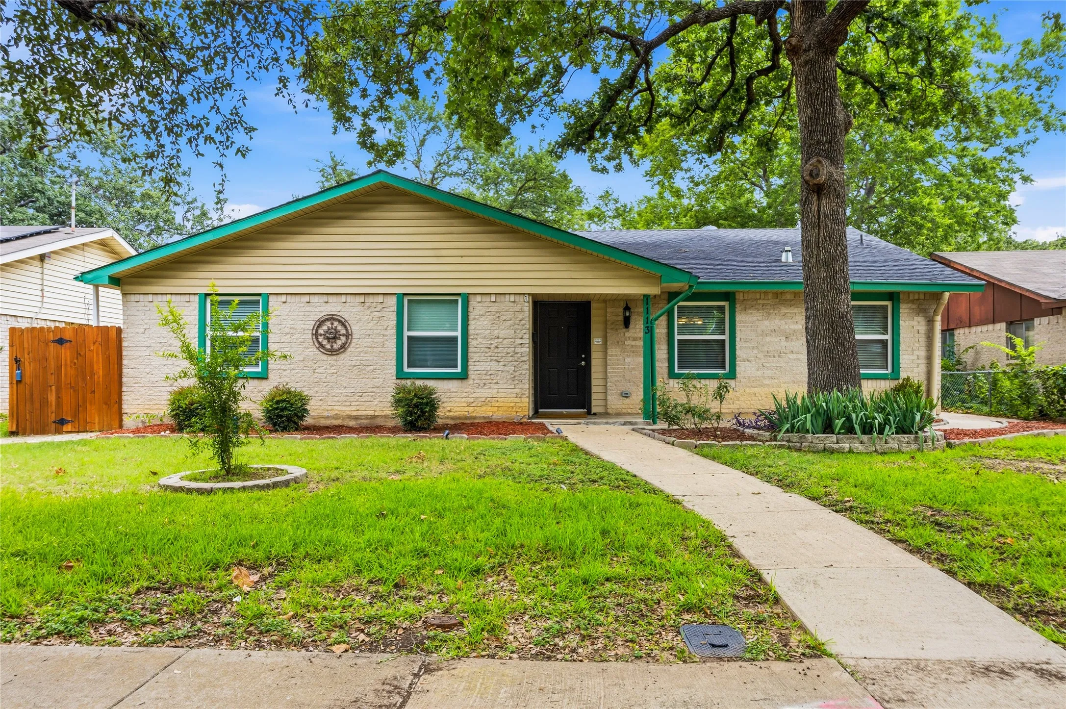 Single Family Residence For Sale in Denton County , 1113 Winterwood Drive, Lewisville, Texas 75067, 3 Bedroom, 2 Bathroom, 2 Garage spaces, 1,584 Sqft, built in 1970, mls#21312854, Real Estate Agent in Lewisville, Homes For Sale in Denton county, Homes For Sale in Lewisville, Realtor in Lewisville Texas, Real Estate Brokerage Independent Realty Texas, Luminita Cordes Realtor
