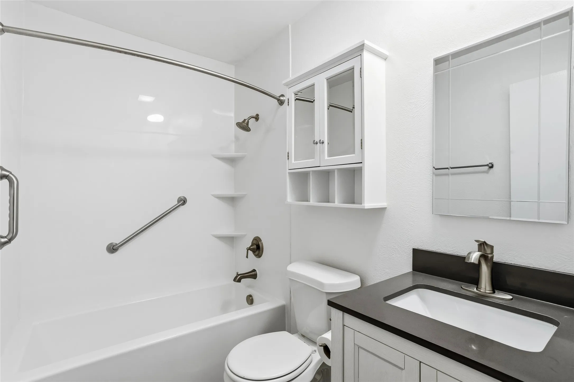 Single Family Residence For Sale in Denton County , 1113 Winterwood Drive, Lewisville, Texas 75067, 3 Bedroom, 2 Bathroom, 2 Garage spaces, 1,584 Sqft, built in 1970, mls#21312854, Real Estate Agent in Lewisville, Homes For Sale in Denton county, Homes For Sale in Lewisville, Realtor in Lewisville Texas, Real Estate Brokerage Independent Realty Texas, Luminita Cordes Realtor