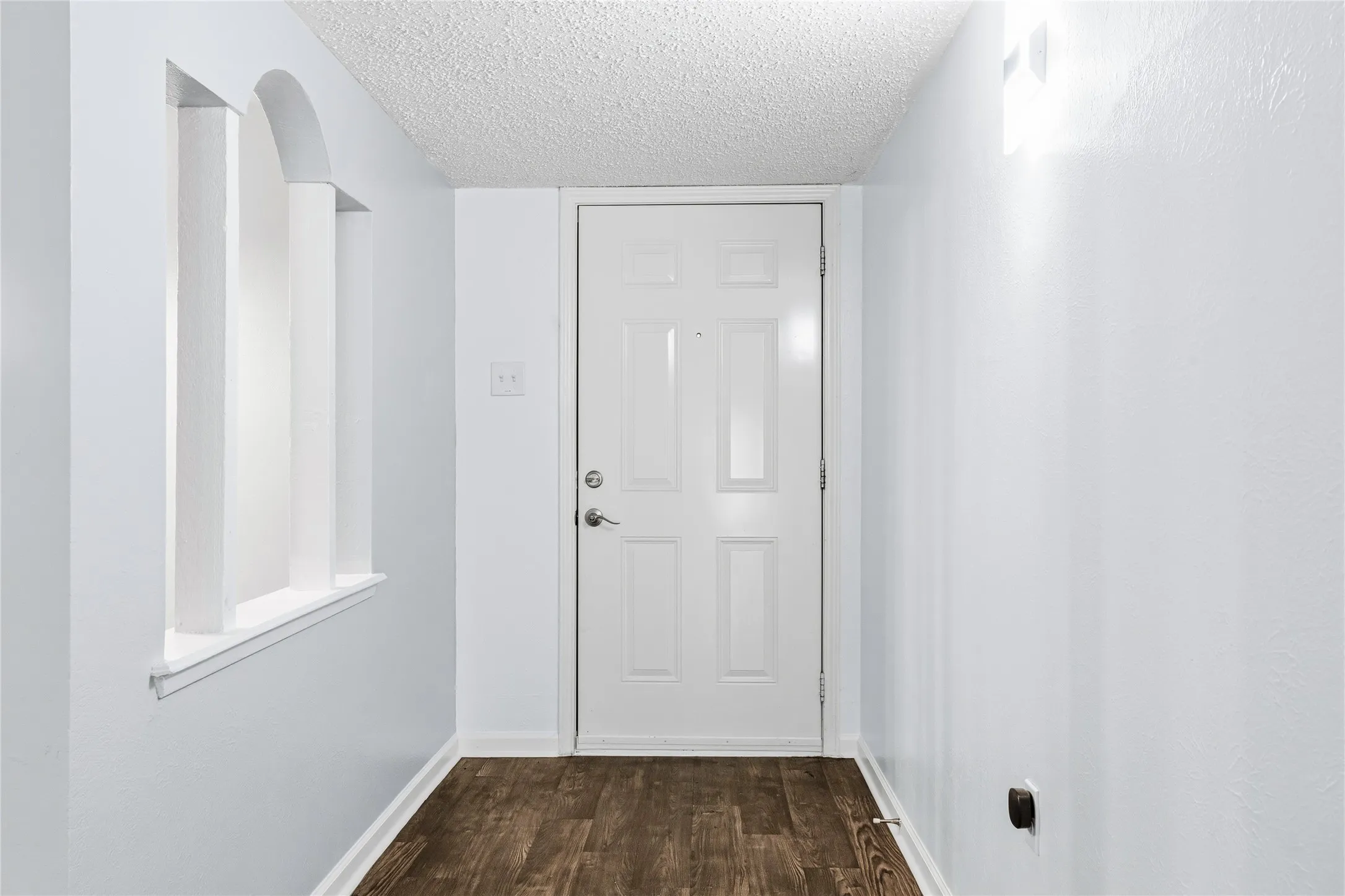 Single Family Residence For Sale in Denton County , 1113 Winterwood Drive, Lewisville, Texas 75067, 3 Bedroom, 2 Bathroom, 2 Garage spaces, 1,584 Sqft, built in 1970, mls#21312854, Real Estate Agent in Lewisville, Homes For Sale in Denton county, Homes For Sale in Lewisville, Realtor in Lewisville Texas, Real Estate Brokerage Independent Realty Texas, Luminita Cordes Realtor