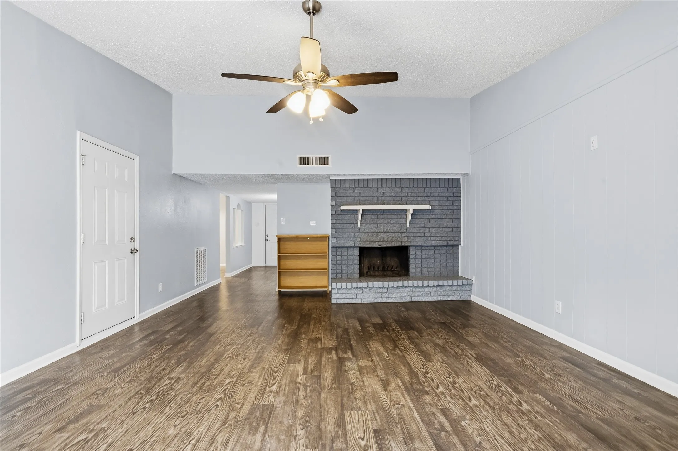 Single Family Residence For Sale in Denton County , 1113 Winterwood Drive, Lewisville, Texas 75067, 3 Bedroom, 2 Bathroom, 2 Garage spaces, 1,584 Sqft, built in 1970, mls#21312854, Real Estate Agent in Lewisville, Homes For Sale in Denton county, Homes For Sale in Lewisville, Realtor in Lewisville Texas, Real Estate Brokerage Independent Realty Texas, Luminita Cordes Realtor