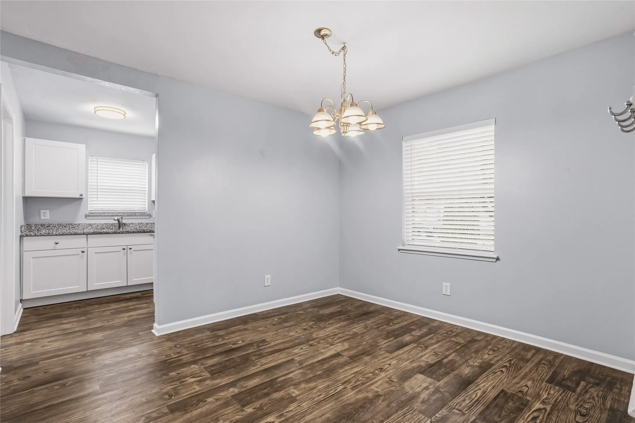 Single Family Residence For Sale in Denton County , 1113 Winterwood Drive, Lewisville, Texas 75067, 3 Bedroom, 2 Bathroom, 2 Garage spaces, 1,584 Sqft, built in 1970, mls#21312854, Real Estate Agent in Lewisville, Homes For Sale in Denton county, Homes For Sale in Lewisville, Realtor in Lewisville Texas, Real Estate Brokerage Independent Realty Texas, Luminita Cordes Realtor