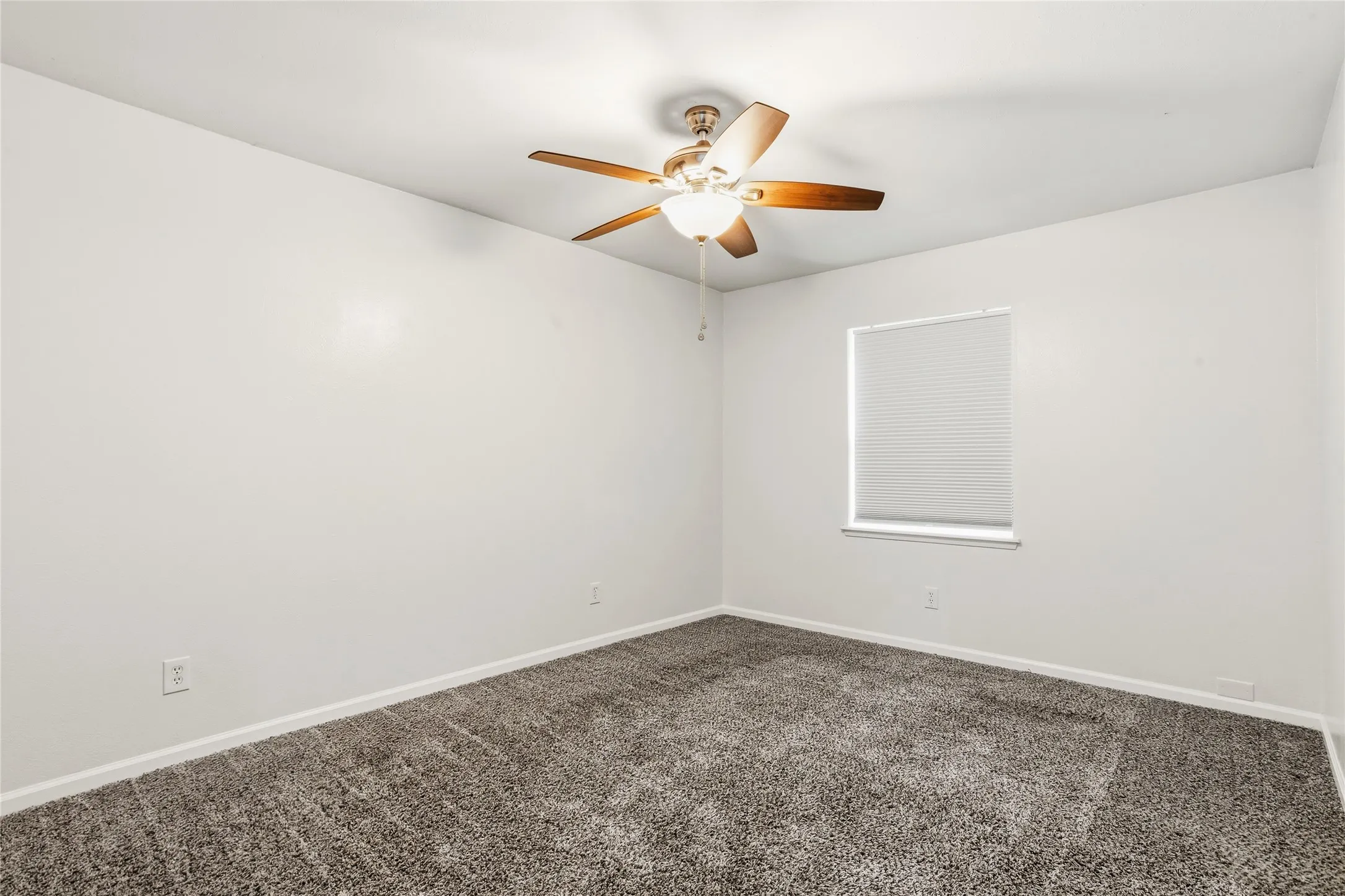 Single Family Residence For Sale in Denton County , 1113 Winterwood Drive, Lewisville, Texas 75067, 3 Bedroom, 2 Bathroom, 2 Garage spaces, 1,584 Sqft, built in 1970, mls#21312854, Real Estate Agent in Lewisville, Homes For Sale in Denton county, Homes For Sale in Lewisville, Realtor in Lewisville Texas, Real Estate Brokerage Independent Realty Texas, Luminita Cordes Realtor