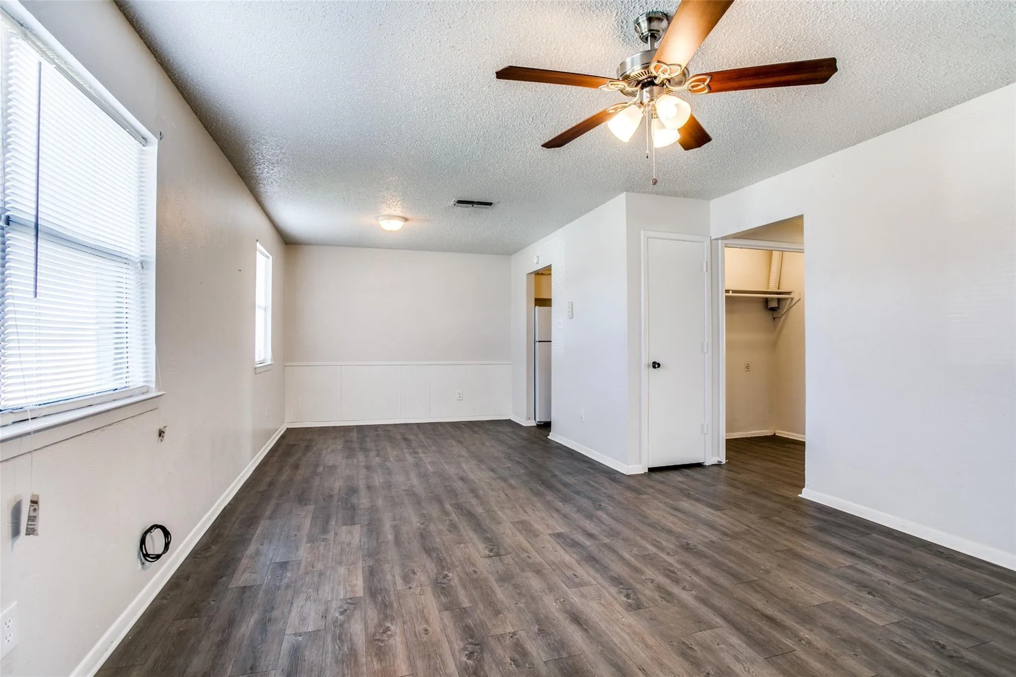 Single Family Residence For Rent in Tarrant County , 105 Peach Street A, Crowley, Texas 76036, 2 Bedroom, 1 Bathroom, 2 Garage spaces, 968 Sqft, built in 1980, mls#21312872, Real Estate Agent in Crowley, Homes For Rent in Tarrant county, Homes For Rent in Crowley, Realtor in Crowley Texas, Real Estate Brokerage Independent Realty Texas, Luminita Cordes Realtor