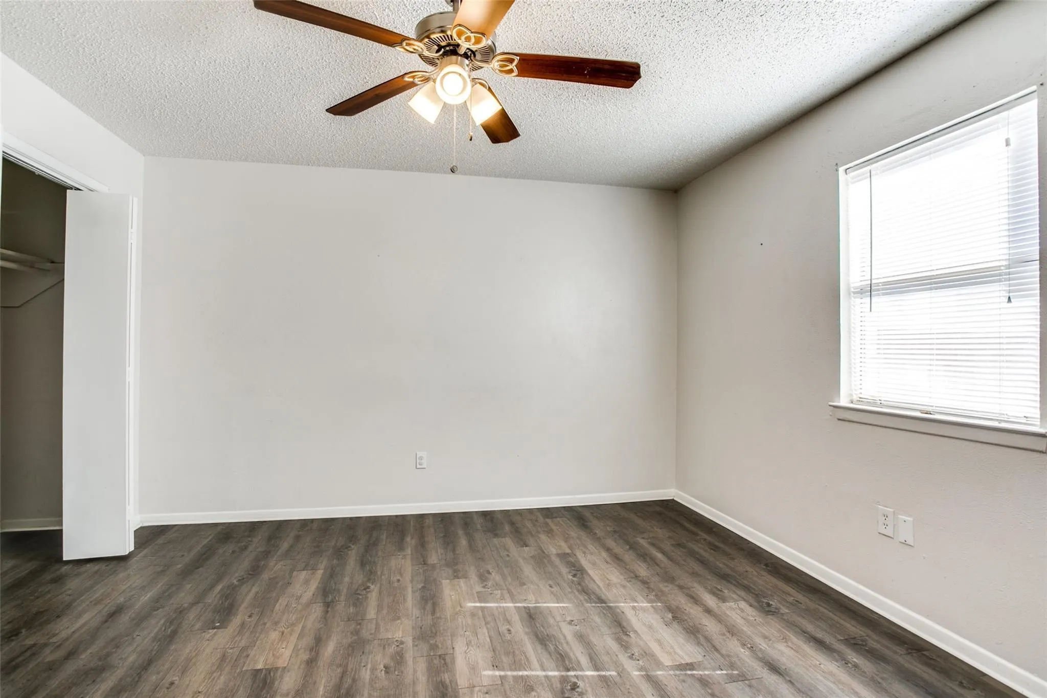 Single Family Residence For Rent in Tarrant County , 105 Peach Street A, Crowley, Texas 76036, 2 Bedroom, 1 Bathroom, 2 Garage spaces, 968 Sqft, built in 1980, mls#21312872, Real Estate Agent in Crowley, Homes For Rent in Tarrant county, Homes For Rent in Crowley, Realtor in Crowley Texas, Real Estate Brokerage Independent Realty Texas, Luminita Cordes Realtor
