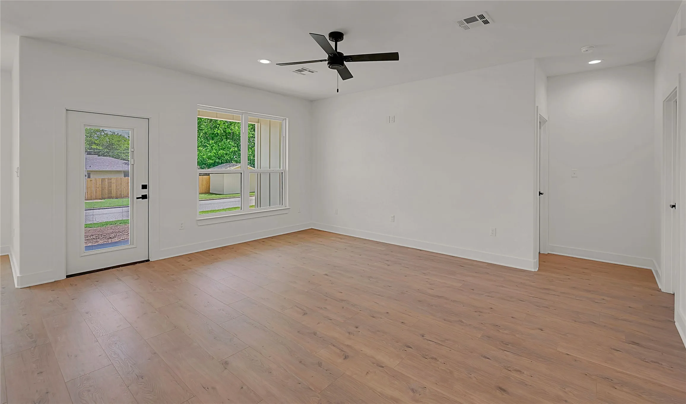 Single Family Residence For Sale in Bosque County , 806 S Avenue Q, Clifton, Texas 76634, 3 Bedroom, 2 Bathroom, 2 Garage spaces, 1,500 Sqft, built in 2026, mls#21312778, Real Estate Agent in Clifton, Homes For Sale in Bosque county, Homes For Sale in Clifton, Realtor in Clifton Texas, Real Estate Brokerage Independent Realty Texas, Luminita Cordes Realtor