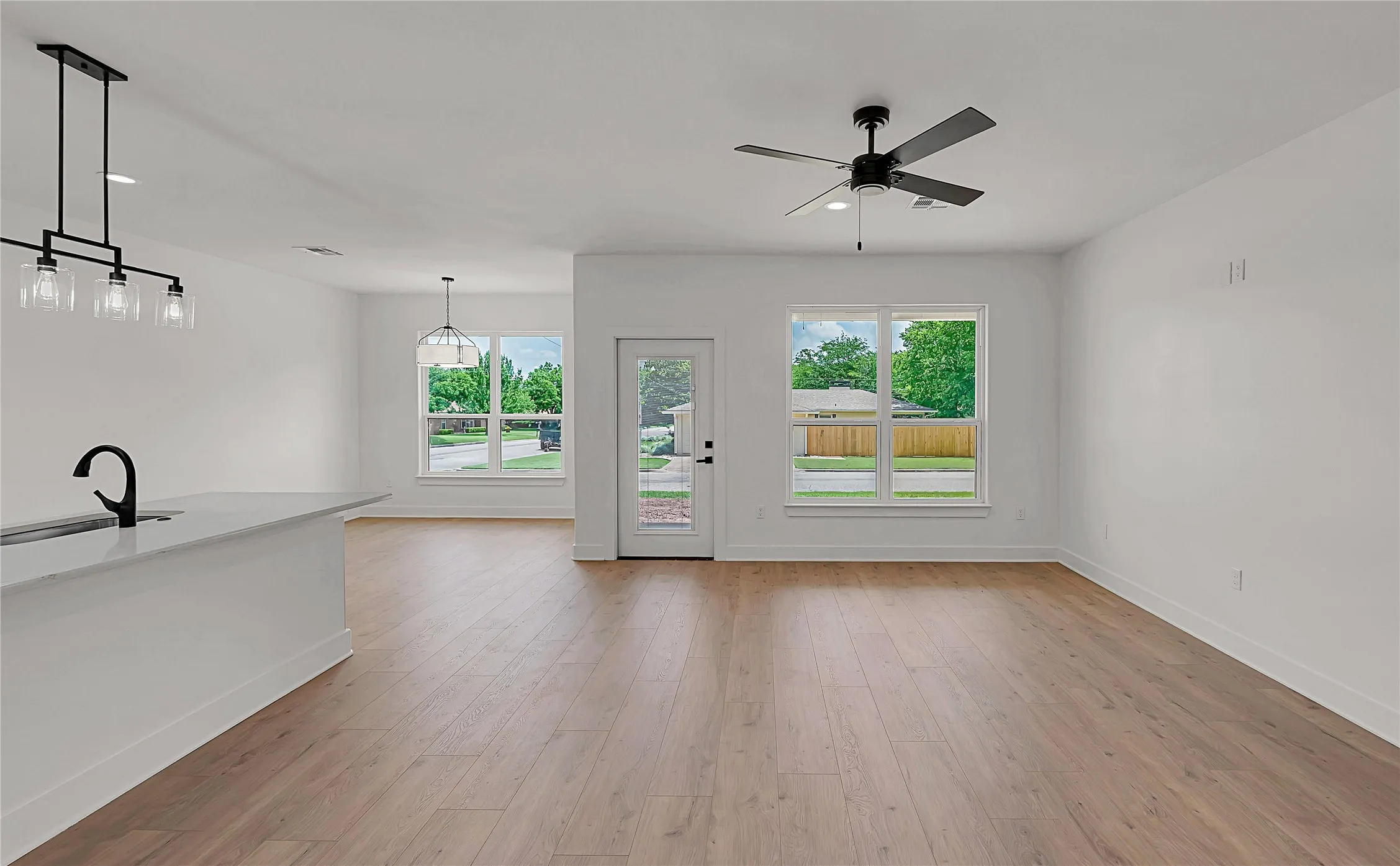 Single Family Residence For Sale in Bosque County , 806 S Avenue Q, Clifton, Texas 76634, 3 Bedroom, 2 Bathroom, 2 Garage spaces, 1,500 Sqft, built in 2026, mls#21312778, Real Estate Agent in Clifton, Homes For Sale in Bosque county, Homes For Sale in Clifton, Realtor in Clifton Texas, Real Estate Brokerage Independent Realty Texas, Luminita Cordes Realtor