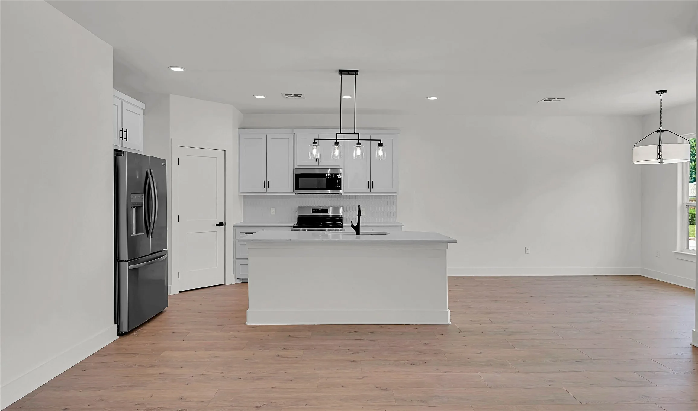 Single Family Residence For Sale in Bosque County , 806 S Avenue Q, Clifton, Texas 76634, 3 Bedroom, 2 Bathroom, 2 Garage spaces, 1,500 Sqft, built in 2026, mls#21312778, Real Estate Agent in Clifton, Homes For Sale in Bosque county, Homes For Sale in Clifton, Realtor in Clifton Texas, Real Estate Brokerage Independent Realty Texas, Luminita Cordes Realtor