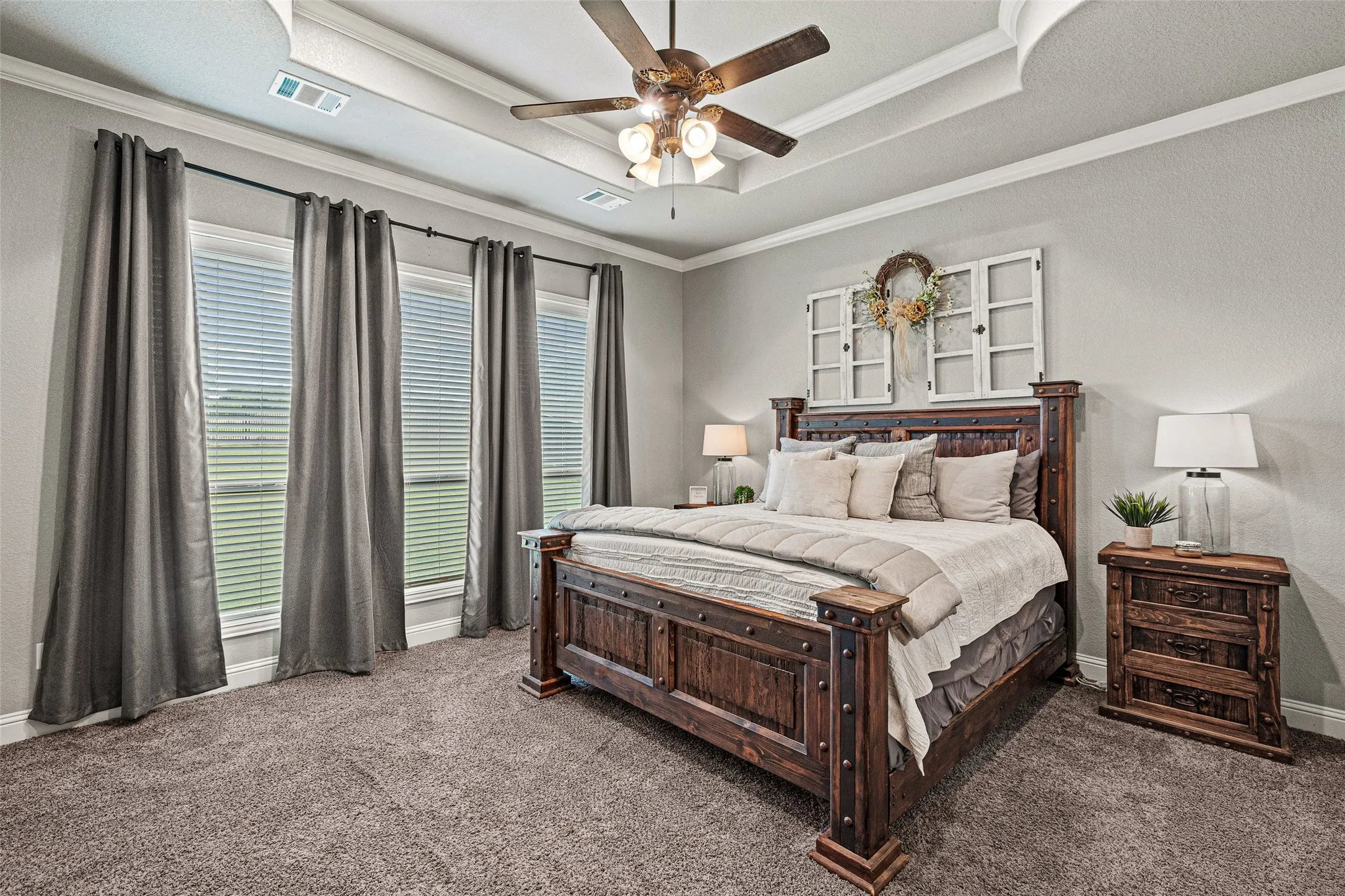 Single Family Residence For Sale in Parker County , 104 Lagrange Court, Weatherford, Texas 76088, 4 Bedroom, 3 Bathroom, 3 Garage spaces, 2,589 Sqft, built in 2018, mls#21312805, Real Estate Agent in Weatherford, Homes For Sale in Parker county, Homes For Sale in Weatherford, Realtor in Weatherford Texas, Real Estate Brokerage Independent Realty Texas, Luminita Cordes Realtor