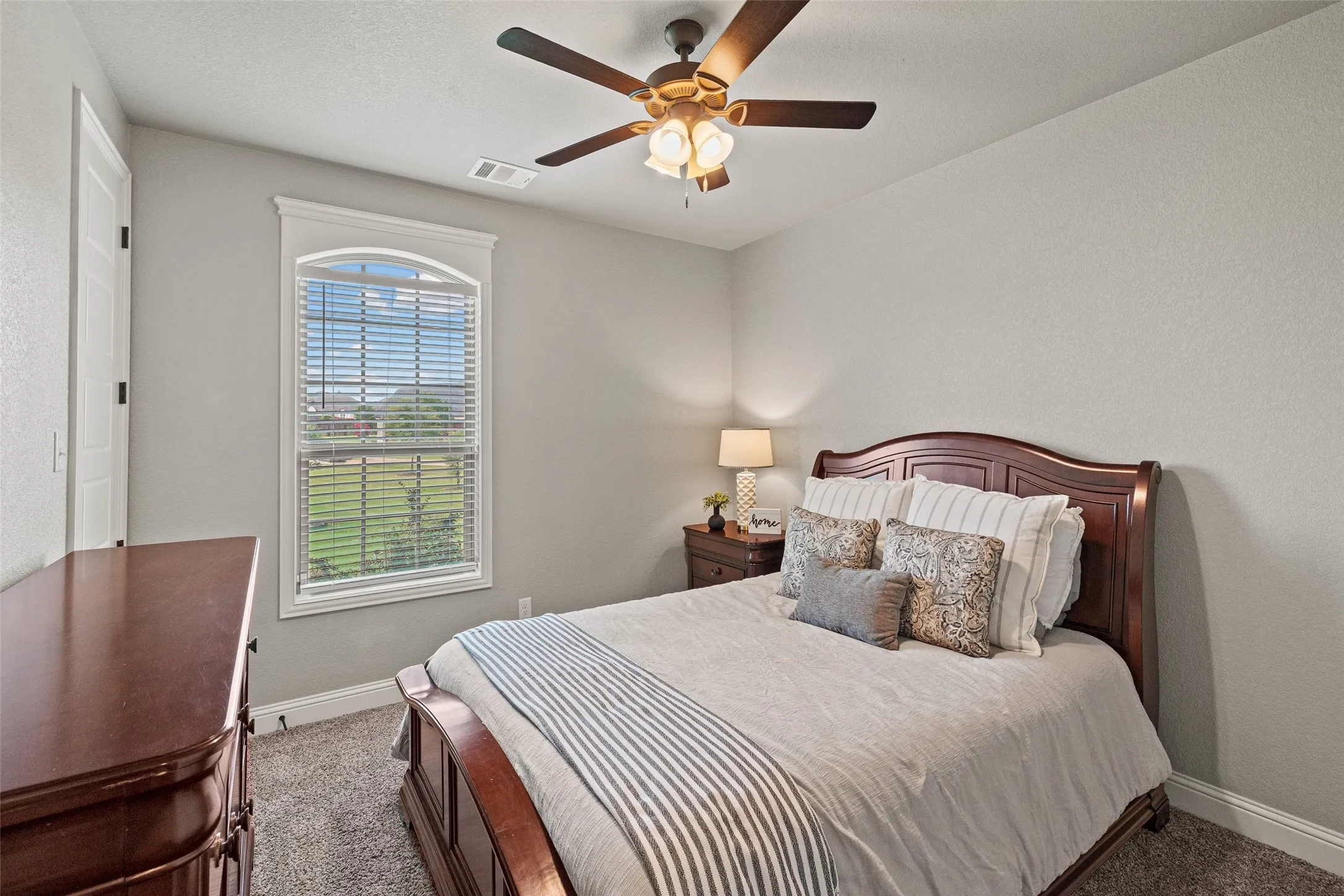 Single Family Residence For Sale in Parker County , 104 Lagrange Court, Weatherford, Texas 76088, 4 Bedroom, 3 Bathroom, 3 Garage spaces, 2,589 Sqft, built in 2018, mls#21312805, Real Estate Agent in Weatherford, Homes For Sale in Parker county, Homes For Sale in Weatherford, Realtor in Weatherford Texas, Real Estate Brokerage Independent Realty Texas, Luminita Cordes Realtor