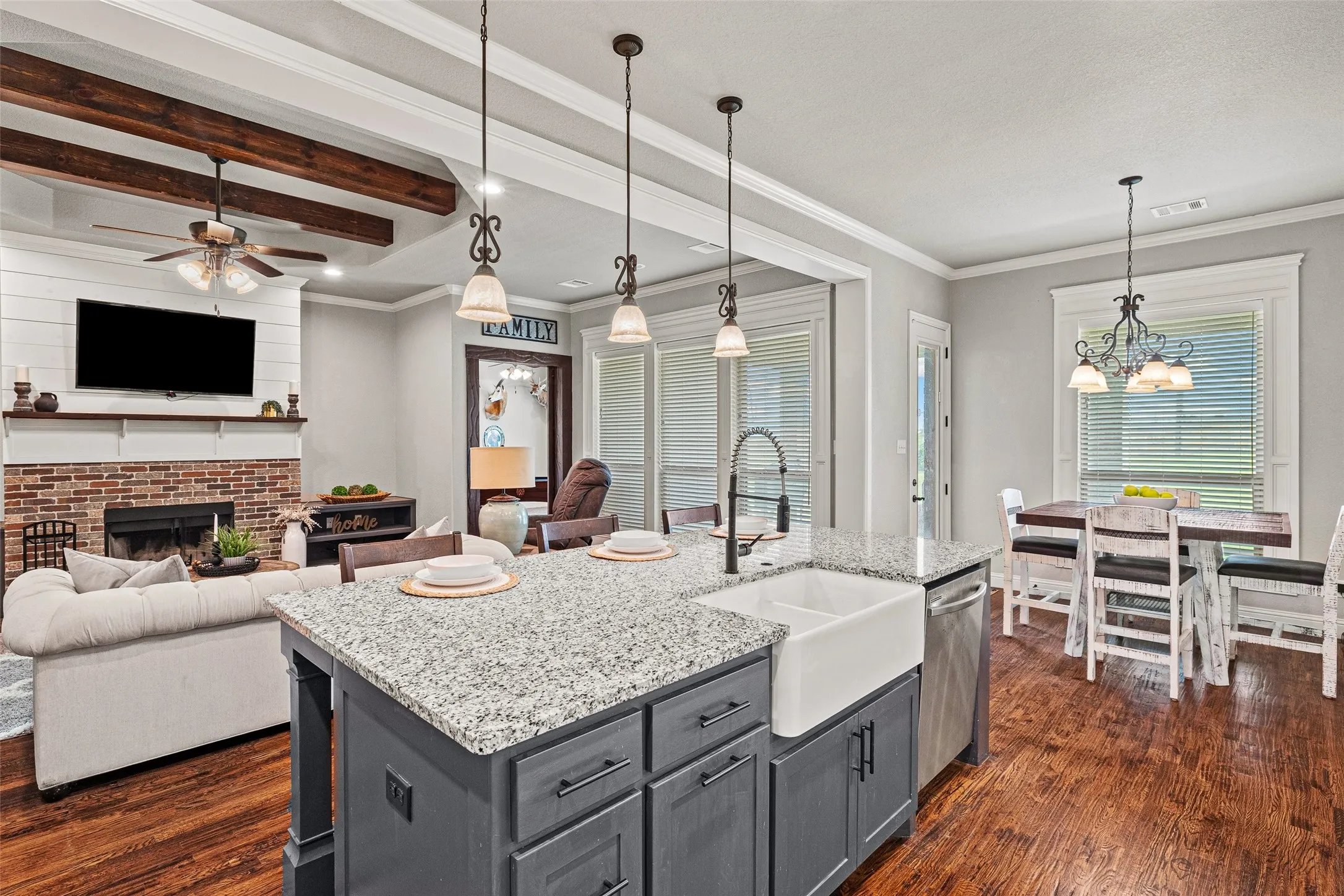 Single Family Residence For Sale in Parker County , 104 Lagrange Court, Weatherford, Texas 76088, 4 Bedroom, 3 Bathroom, 3 Garage spaces, 2,589 Sqft, built in 2018, mls#21312805, Real Estate Agent in Weatherford, Homes For Sale in Parker county, Homes For Sale in Weatherford, Realtor in Weatherford Texas, Real Estate Brokerage Independent Realty Texas, Luminita Cordes Realtor