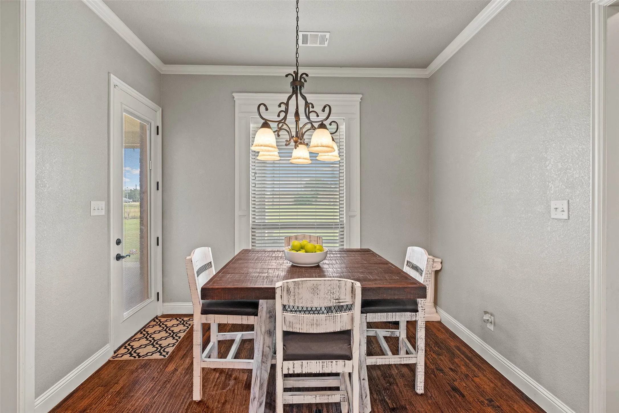 Single Family Residence For Sale in Parker County , 104 Lagrange Court, Weatherford, Texas 76088, 4 Bedroom, 3 Bathroom, 3 Garage spaces, 2,589 Sqft, built in 2018, mls#21312805, Real Estate Agent in Weatherford, Homes For Sale in Parker county, Homes For Sale in Weatherford, Realtor in Weatherford Texas, Real Estate Brokerage Independent Realty Texas, Luminita Cordes Realtor