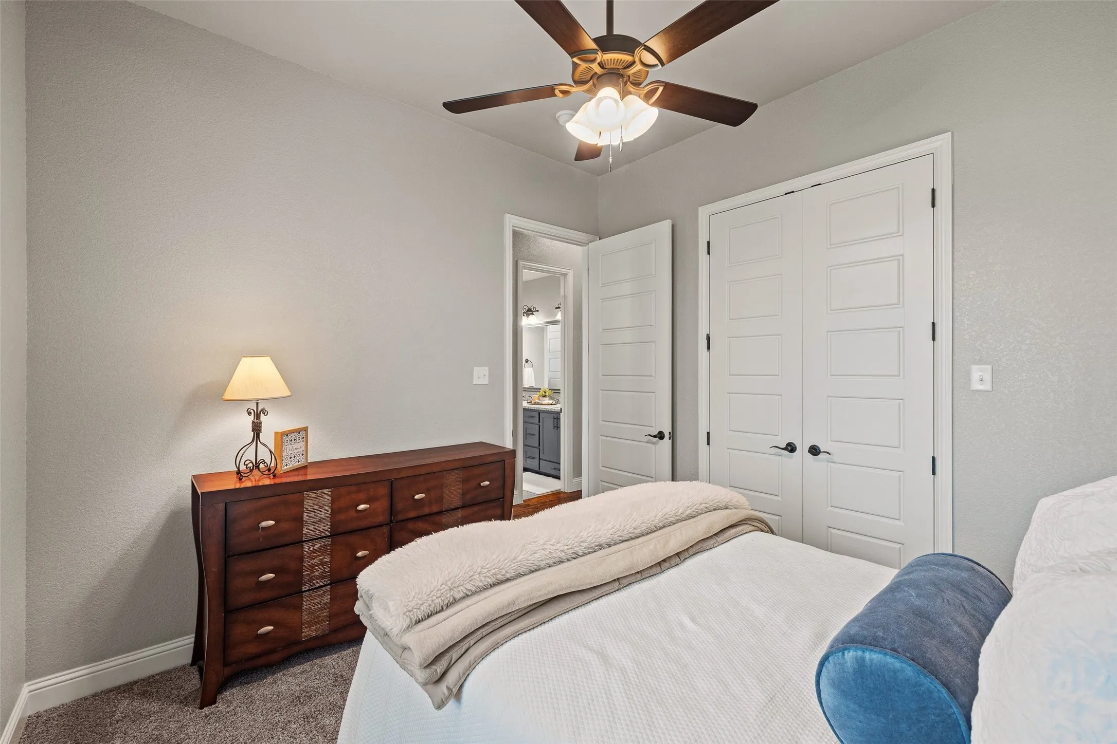 Single Family Residence For Sale in Parker County , 104 Lagrange Court, Weatherford, Texas 76088, 4 Bedroom, 3 Bathroom, 3 Garage spaces, 2,589 Sqft, built in 2018, mls#21312805, Real Estate Agent in Weatherford, Homes For Sale in Parker county, Homes For Sale in Weatherford, Realtor in Weatherford Texas, Real Estate Brokerage Independent Realty Texas, Luminita Cordes Realtor