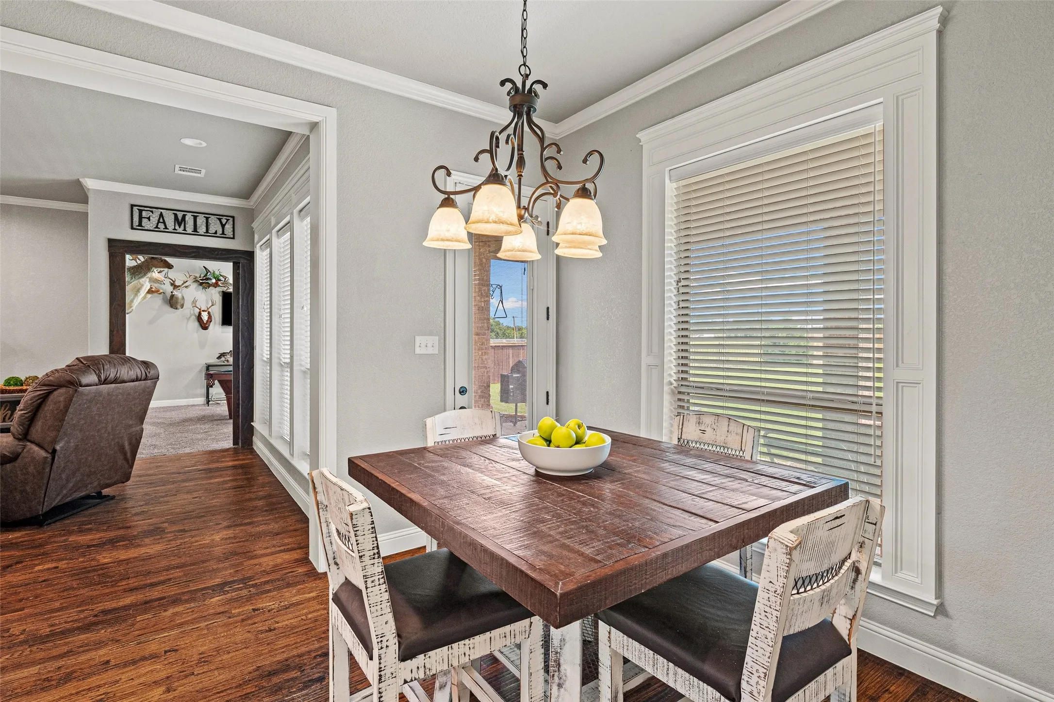 Single Family Residence For Sale in Parker County , 104 Lagrange Court, Weatherford, Texas 76088, 4 Bedroom, 3 Bathroom, 3 Garage spaces, 2,589 Sqft, built in 2018, mls#21312805, Real Estate Agent in Weatherford, Homes For Sale in Parker county, Homes For Sale in Weatherford, Realtor in Weatherford Texas, Real Estate Brokerage Independent Realty Texas, Luminita Cordes Realtor