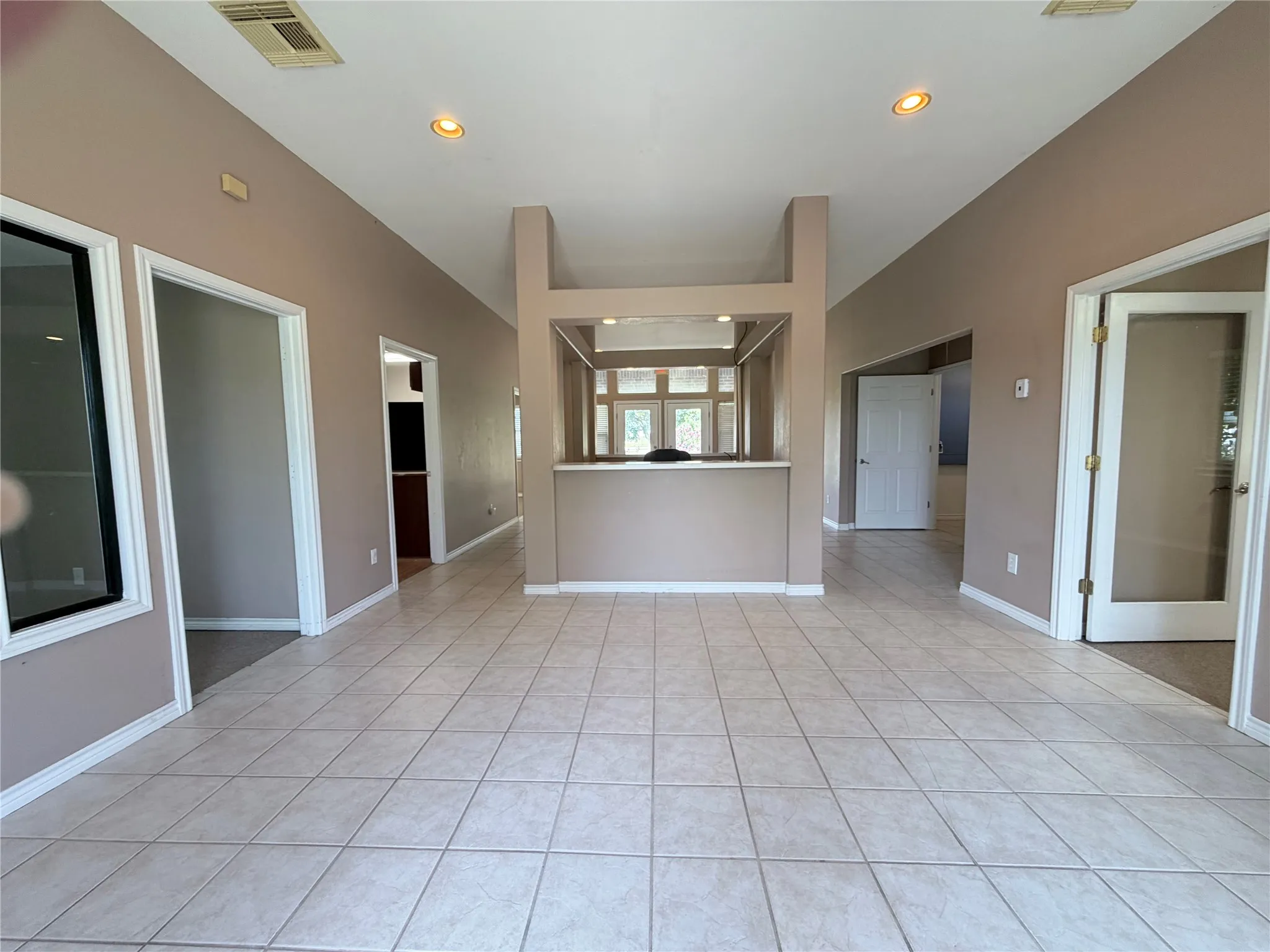 Office For Rent in Grayson County , 8111 S US Highway 75 200, Sherman, Texas 75090, 0, 0, Garage spaces, 0 Sqft, built in 2003, mls#21312883, Real Estate Agent in Sherman, Homes For Rent in Grayson county, Homes For Rent in Sherman, Realtor in Sherman Texas, Real Estate Brokerage Independent Realty Texas, Luminita Cordes Realtor