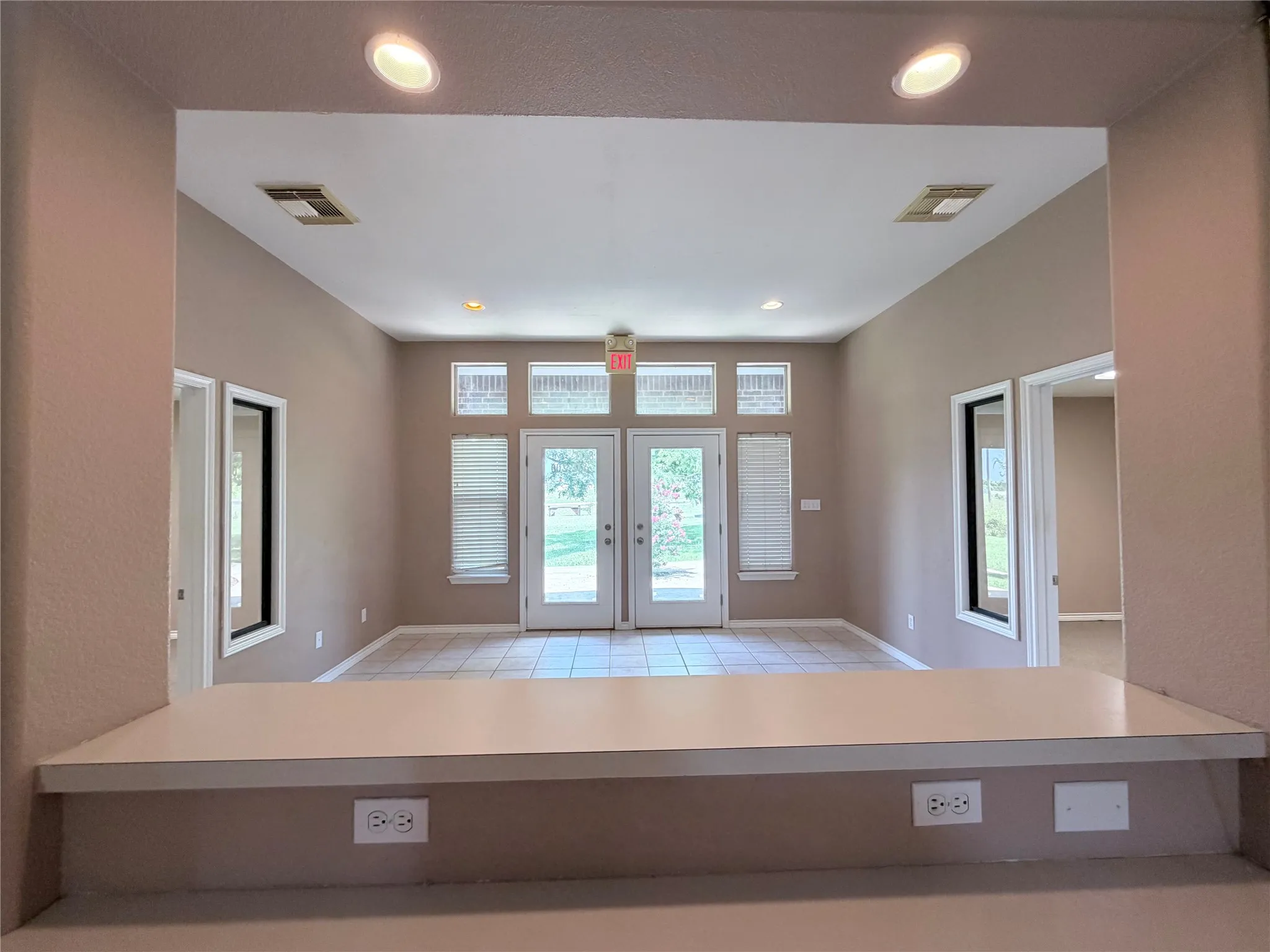 Office For Rent in Grayson County , 8111 S US Highway 75 200, Sherman, Texas 75090, 0, 0, Garage spaces, 0 Sqft, built in 2003, mls#21312883, Real Estate Agent in Sherman, Homes For Rent in Grayson county, Homes For Rent in Sherman, Realtor in Sherman Texas, Real Estate Brokerage Independent Realty Texas, Luminita Cordes Realtor