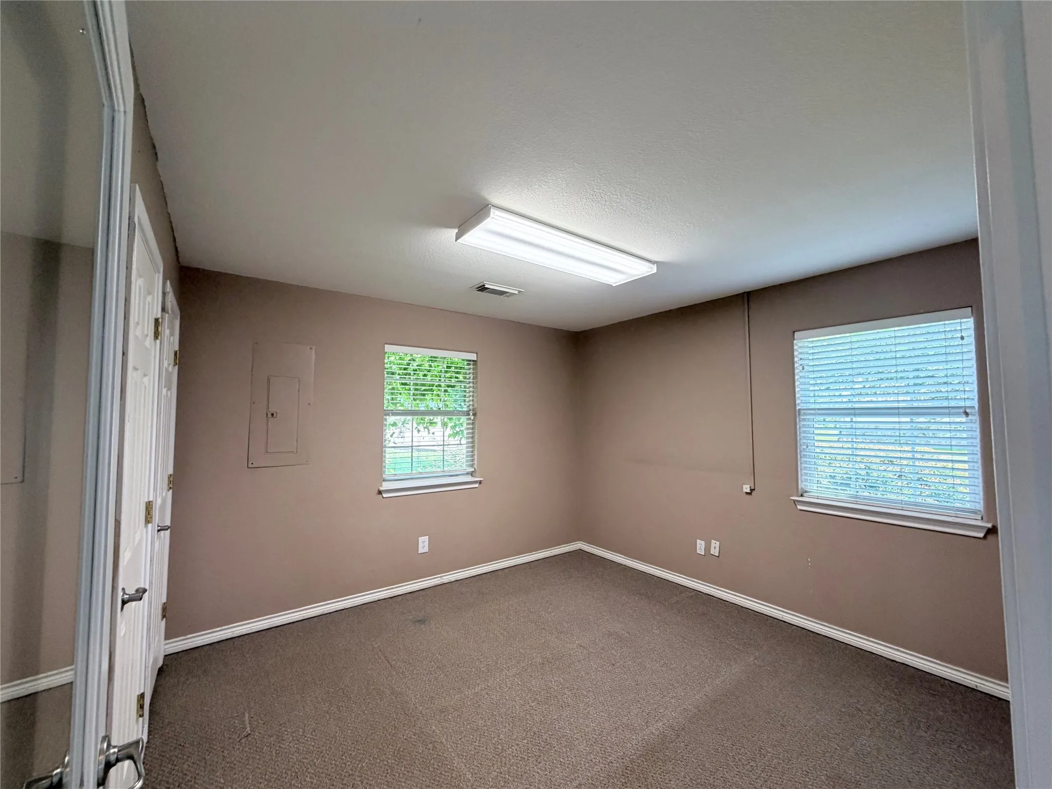 Office For Rent in Grayson County , 8111 S US Highway 75 200, Sherman, Texas 75090, 0, 0, Garage spaces, 0 Sqft, built in 2003, mls#21312883, Real Estate Agent in Sherman, Homes For Rent in Grayson county, Homes For Rent in Sherman, Realtor in Sherman Texas, Real Estate Brokerage Independent Realty Texas, Luminita Cordes Realtor