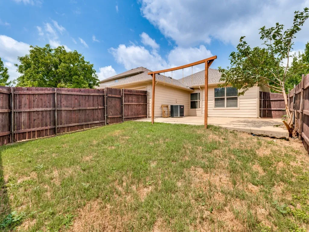 Single Family Residence For Sale in Dallas County , 7832 Kansas Avenue, Dallas, Texas 75241, 3 Bedroom, 2 Bathroom, 2 Garage spaces, 1,517 Sqft, built in 2010, mls#21312888, Real Estate Agent in Dallas, Homes For Sale in Dallas county, Homes For Sale in Dallas, Realtor in Dallas Texas, Real Estate Brokerage Independent Realty Texas, Luminita Cordes Realtor