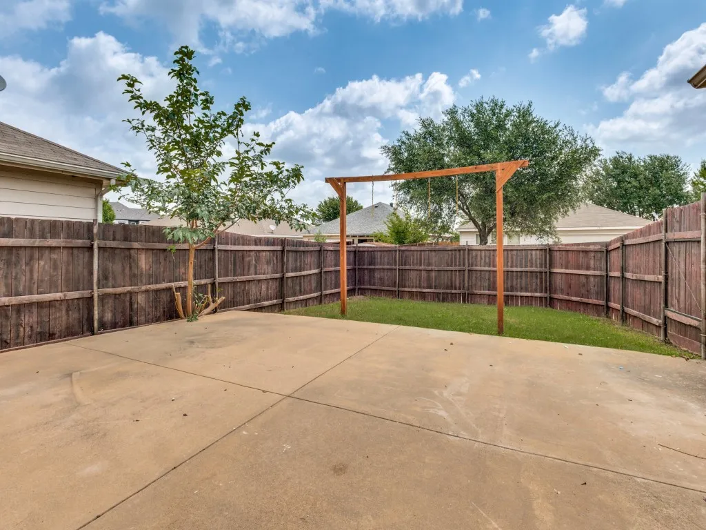 Single Family Residence For Sale in Dallas County , 7832 Kansas Avenue, Dallas, Texas 75241, 3 Bedroom, 2 Bathroom, 2 Garage spaces, 1,517 Sqft, built in 2010, mls#21312888, Real Estate Agent in Dallas, Homes For Sale in Dallas county, Homes For Sale in Dallas, Realtor in Dallas Texas, Real Estate Brokerage Independent Realty Texas, Luminita Cordes Realtor