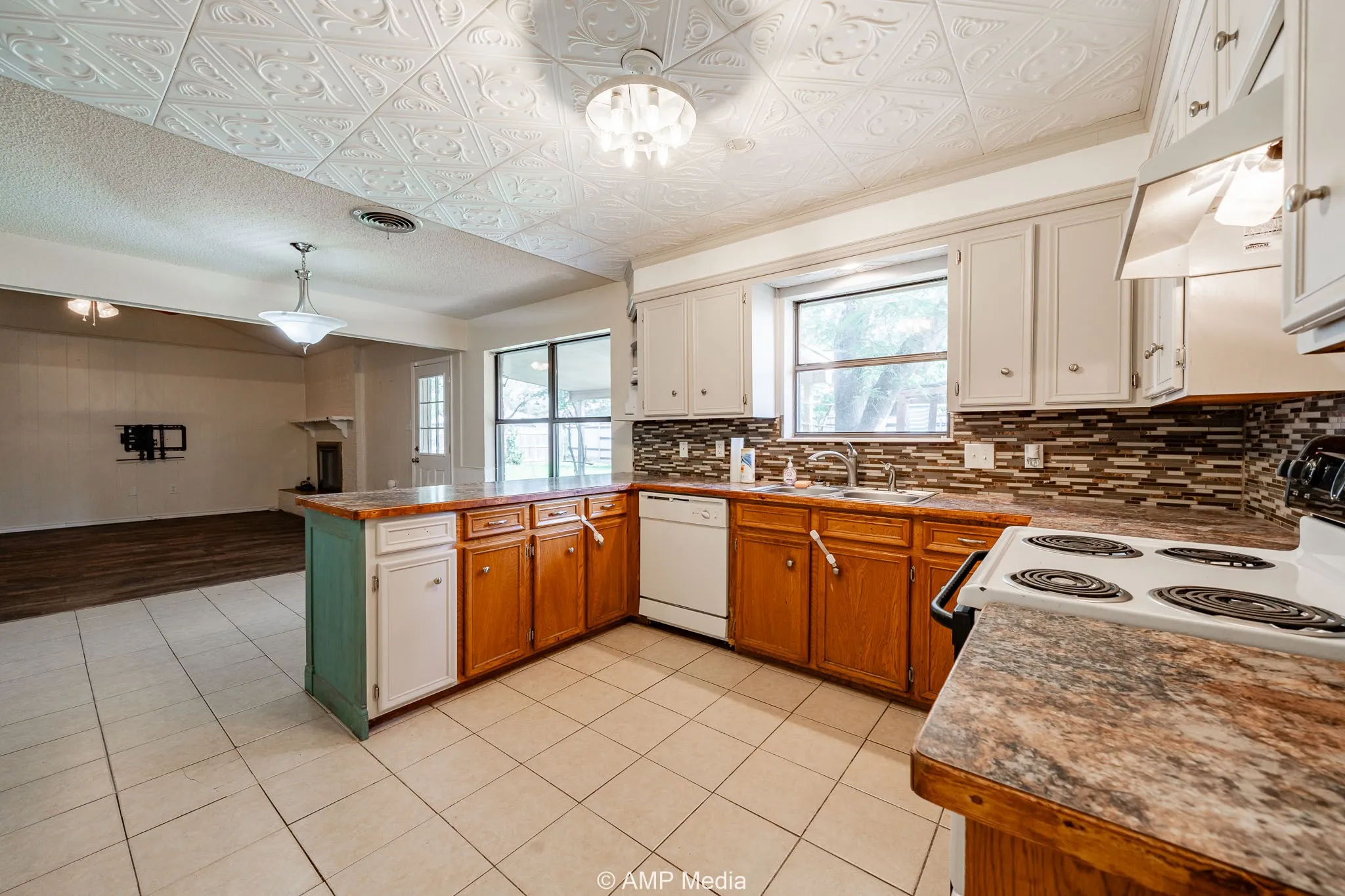 Single Family Residence For Sale in Taylor County , 3226 Whitewing Way, Abilene, Texas 79606, 3 Bedroom, 2 Bathroom, 2 Garage spaces, 1,647 Sqft, built in 1978, mls#21312892, Real Estate Agent in Abilene, Homes For Sale in Taylor county, Homes For Sale in Abilene, Realtor in Abilene Texas, Real Estate Brokerage Independent Realty Texas, Luminita Cordes Realtor