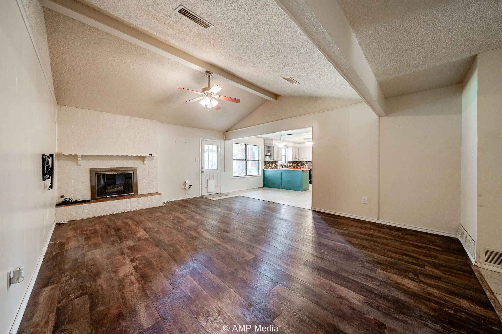 Single Family Residence For Sale in Taylor County , 3226 Whitewing Way, Abilene, Texas 79606, 3 Bedroom, 2 Bathroom, 2 Garage spaces, 1,647 Sqft, built in 1978, mls#21312892, Real Estate Agent in Abilene, Homes For Sale in Taylor county, Homes For Sale in Abilene, Realtor in Abilene Texas, Real Estate Brokerage Independent Realty Texas, Luminita Cordes Realtor