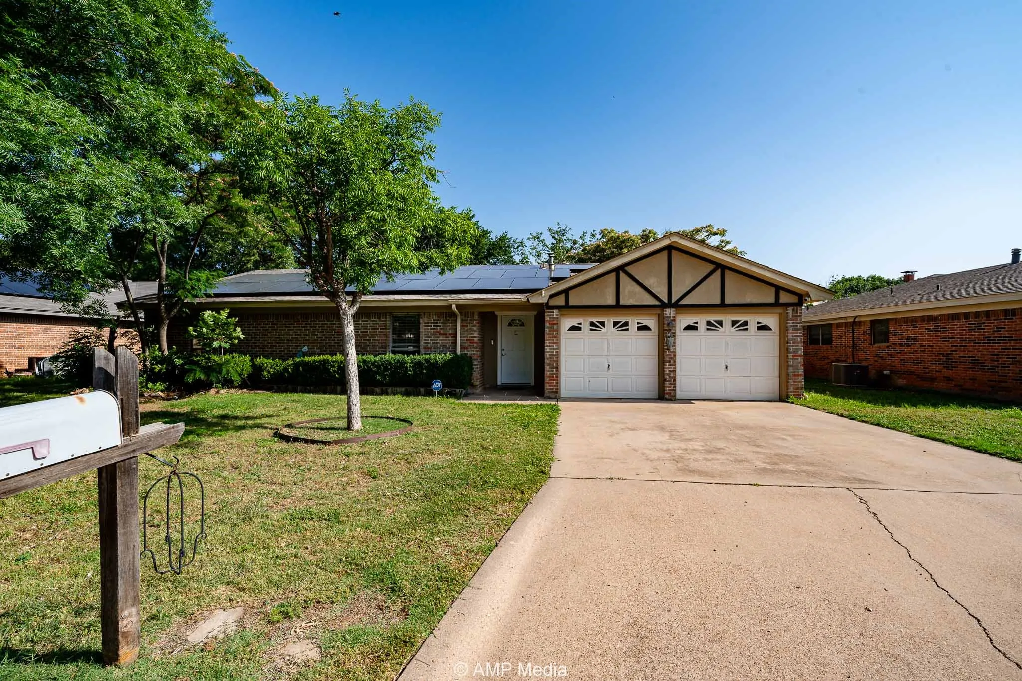 Single Family Residence For Sale in Taylor County , 3226 Whitewing Way, Abilene, Texas 79606, 3 Bedroom, 2 Bathroom, 2 Garage spaces, 1,647 Sqft, built in 1978, mls#21312892, Real Estate Agent in Abilene, Homes For Sale in Taylor county, Homes For Sale in Abilene, Realtor in Abilene Texas, Real Estate Brokerage Independent Realty Texas, Luminita Cordes Realtor