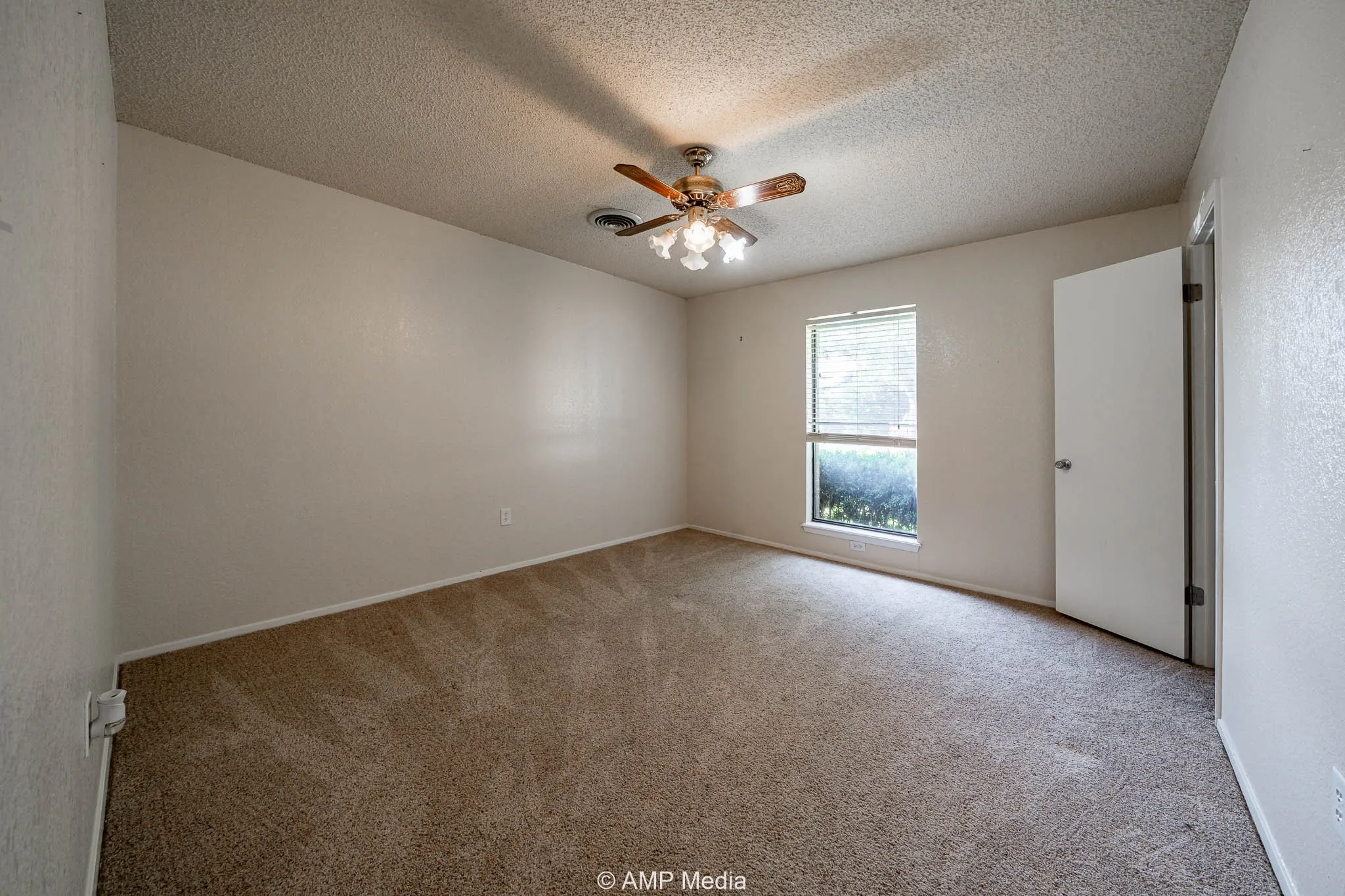Single Family Residence For Sale in Taylor County , 3226 Whitewing Way, Abilene, Texas 79606, 3 Bedroom, 2 Bathroom, 2 Garage spaces, 1,647 Sqft, built in 1978, mls#21312892, Real Estate Agent in Abilene, Homes For Sale in Taylor county, Homes For Sale in Abilene, Realtor in Abilene Texas, Real Estate Brokerage Independent Realty Texas, Luminita Cordes Realtor