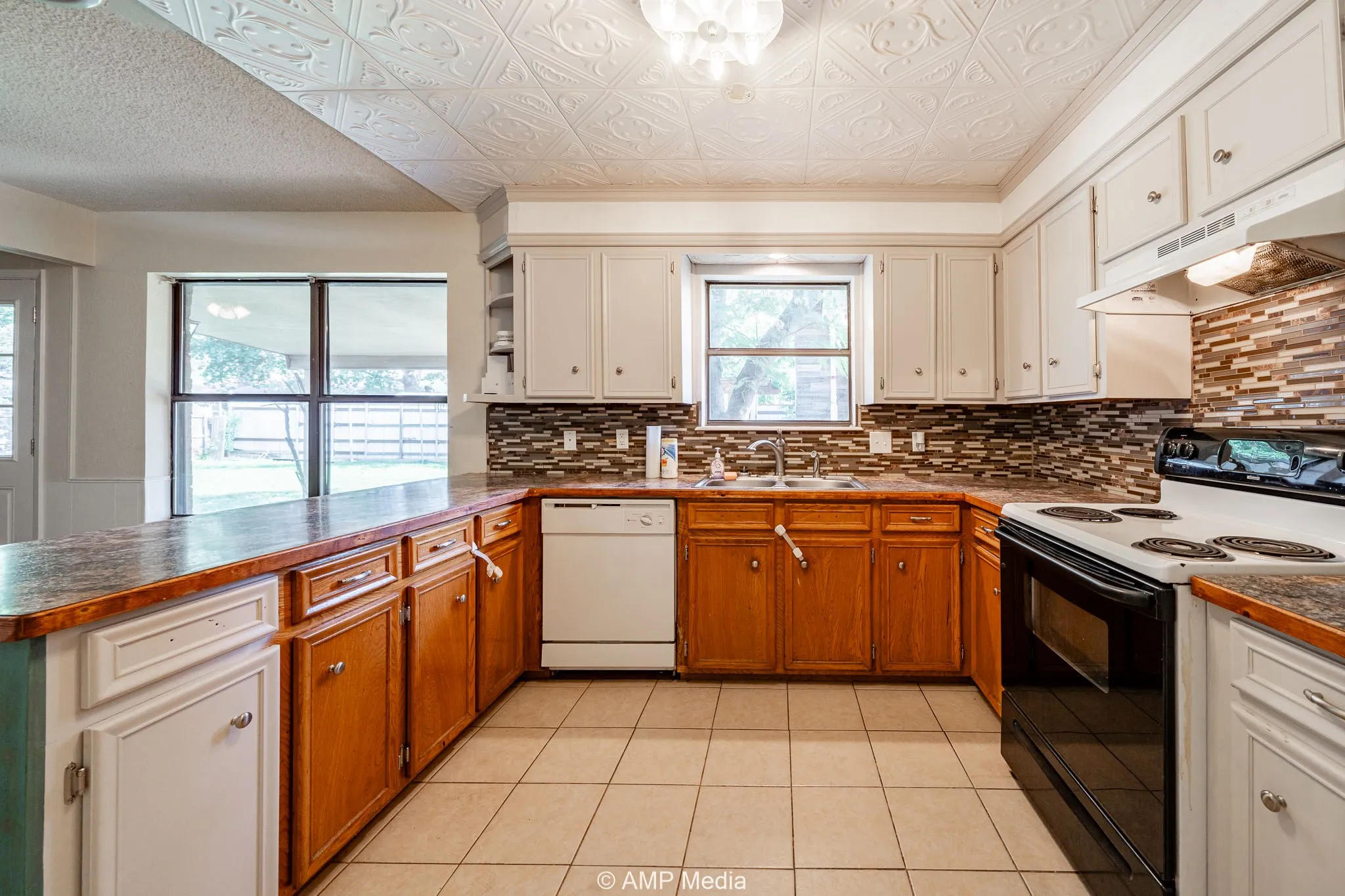 Single Family Residence For Sale in Taylor County , 3226 Whitewing Way, Abilene, Texas 79606, 3 Bedroom, 2 Bathroom, 2 Garage spaces, 1,647 Sqft, built in 1978, mls#21312892, Real Estate Agent in Abilene, Homes For Sale in Taylor county, Homes For Sale in Abilene, Realtor in Abilene Texas, Real Estate Brokerage Independent Realty Texas, Luminita Cordes Realtor
