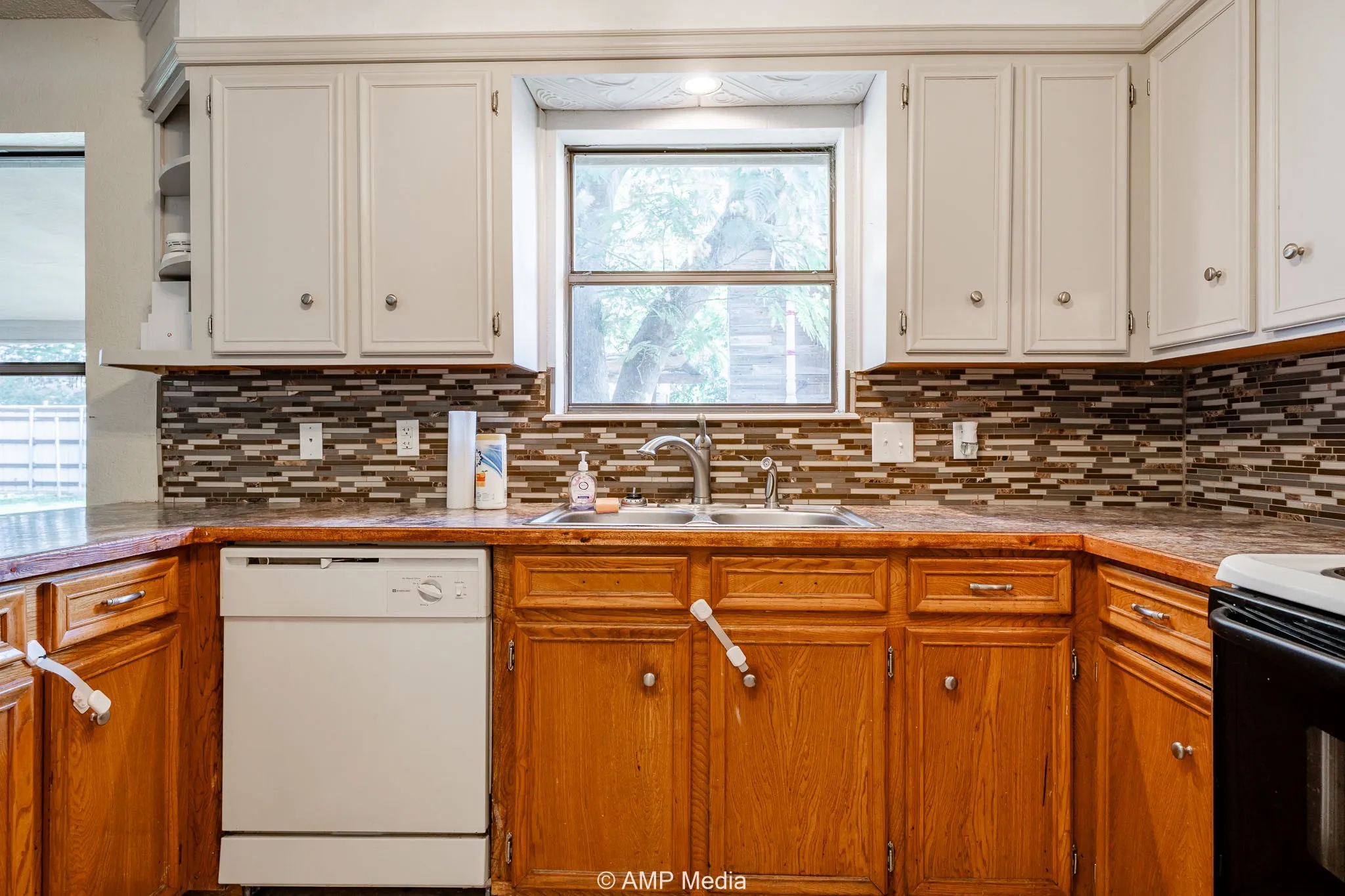 Single Family Residence For Sale in Taylor County , 3226 Whitewing Way, Abilene, Texas 79606, 3 Bedroom, 2 Bathroom, 2 Garage spaces, 1,647 Sqft, built in 1978, mls#21312892, Real Estate Agent in Abilene, Homes For Sale in Taylor county, Homes For Sale in Abilene, Realtor in Abilene Texas, Real Estate Brokerage Independent Realty Texas, Luminita Cordes Realtor