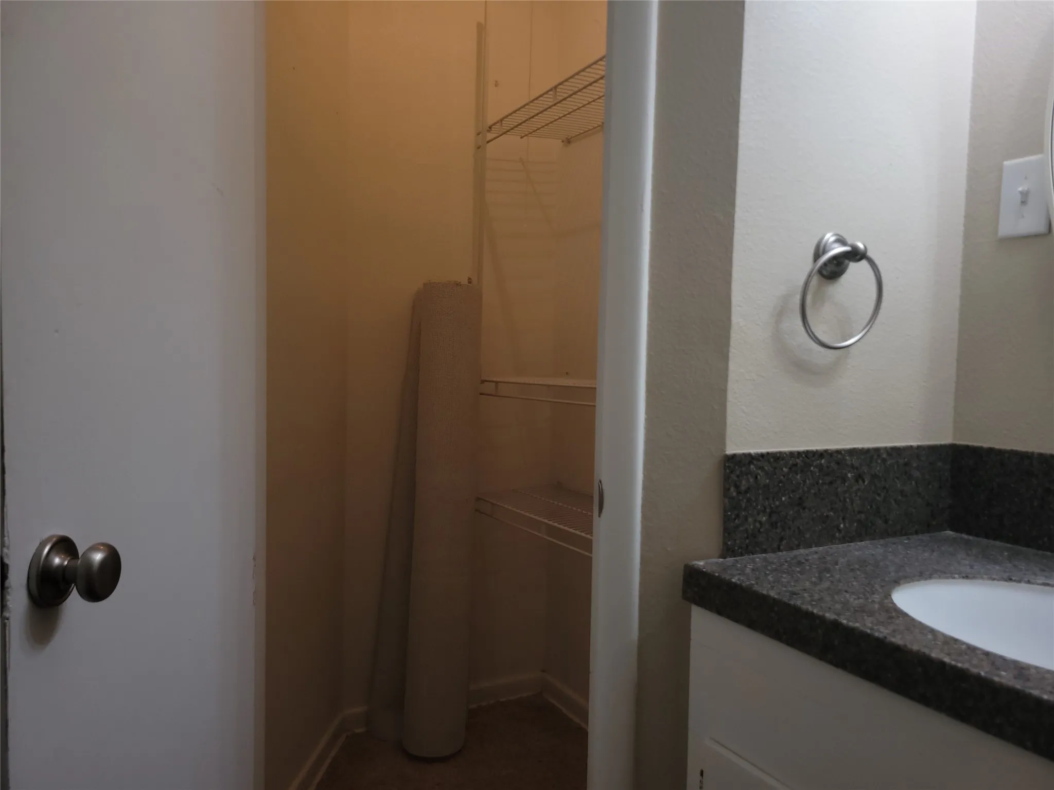 Duplex For Rent in Tarrant County , 1004 W Wall Street W, Grapevine, Texas 76051, 2 Bedroom, 1 Bathroom, Garage spaces, 972 Sqft, built in 1956, mls#21312899, Real Estate Agent in Grapevine, Homes For Rent in Tarrant county, Homes For Rent in Grapevine, Realtor in Grapevine Texas, Real Estate Brokerage Independent Realty Texas, Luminita Cordes Realtor