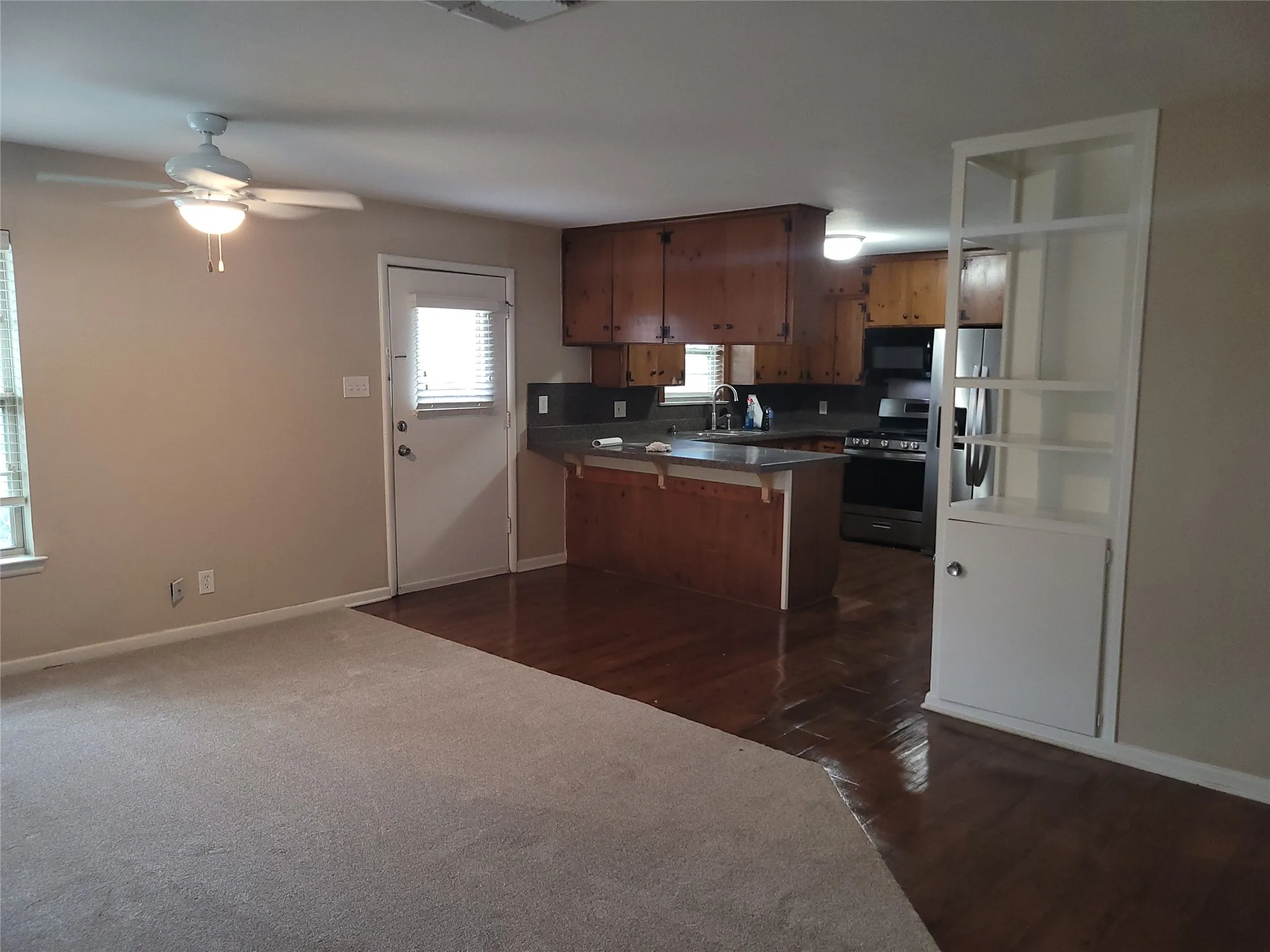 Duplex For Rent in Tarrant County , 1004 W Wall Street W, Grapevine, Texas 76051, 2 Bedroom, 1 Bathroom, Garage spaces, 972 Sqft, built in 1956, mls#21312899, Real Estate Agent in Grapevine, Homes For Rent in Tarrant county, Homes For Rent in Grapevine, Realtor in Grapevine Texas, Real Estate Brokerage Independent Realty Texas, Luminita Cordes Realtor