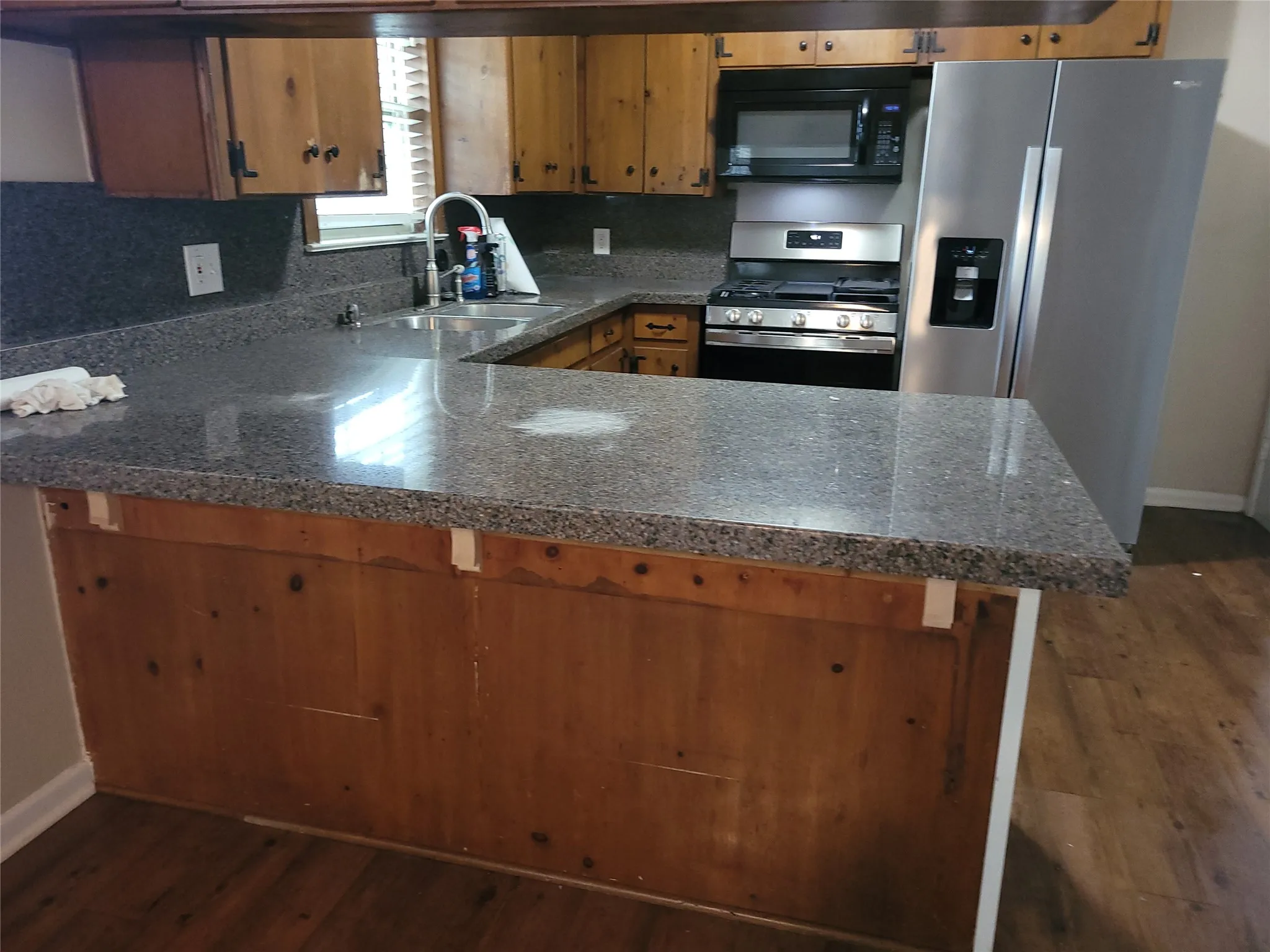 Duplex For Rent in Tarrant County , 1004 W Wall Street W, Grapevine, Texas 76051, 2 Bedroom, 1 Bathroom, Garage spaces, 972 Sqft, built in 1956, mls#21312899, Real Estate Agent in Grapevine, Homes For Rent in Tarrant county, Homes For Rent in Grapevine, Realtor in Grapevine Texas, Real Estate Brokerage Independent Realty Texas, Luminita Cordes Realtor