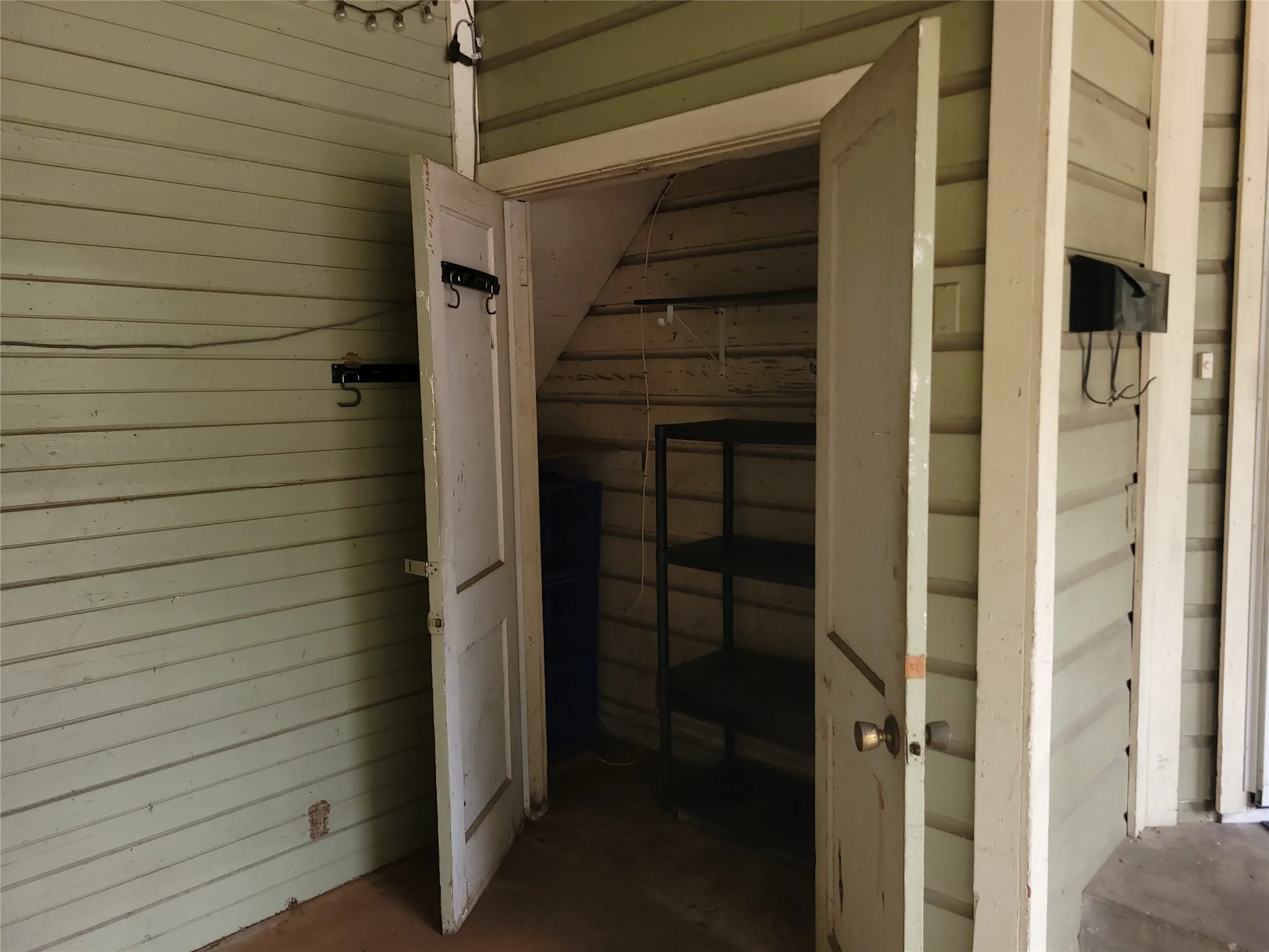 Duplex For Rent in Tarrant County , 1004 W Wall Street W, Grapevine, Texas 76051, 2 Bedroom, 1 Bathroom, Garage spaces, 972 Sqft, built in 1956, mls#21312899, Real Estate Agent in Grapevine, Homes For Rent in Tarrant county, Homes For Rent in Grapevine, Realtor in Grapevine Texas, Real Estate Brokerage Independent Realty Texas, Luminita Cordes Realtor