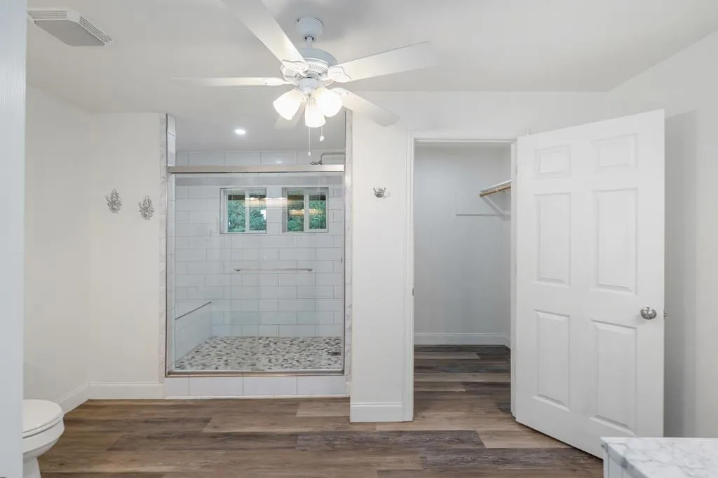 Single Family Residence For Sale in Kaufman County , 15800 County Road 4009, Mabank, Texas 75147, 4 Bedroom, 3 Bathroom, 2 Garage spaces, 2,400 Sqft, built in 2001, mls#21309072, Real Estate Agent in Mabank, Homes For Sale in Kaufman county, Homes For Sale in Mabank, Realtor in Mabank Texas, Real Estate Brokerage Independent Realty Texas, Luminita Cordes Realtor