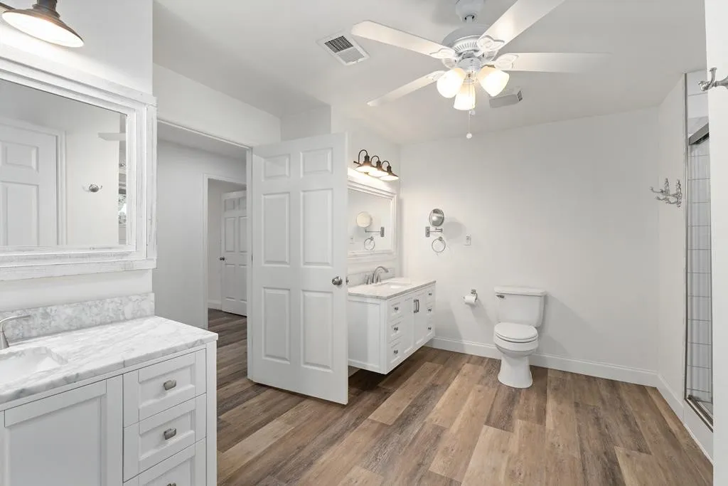 Single Family Residence For Sale in Kaufman County , 15800 County Road 4009, Mabank, Texas 75147, 4 Bedroom, 3 Bathroom, 2 Garage spaces, 2,400 Sqft, built in 2001, mls#21309072, Real Estate Agent in Mabank, Homes For Sale in Kaufman county, Homes For Sale in Mabank, Realtor in Mabank Texas, Real Estate Brokerage Independent Realty Texas, Luminita Cordes Realtor