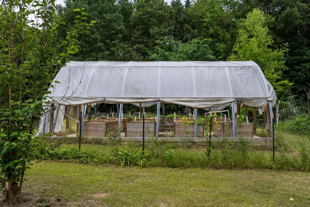 Single Family Residence For Sale in Kaufman County , 15800 County Road 4009, Mabank, Texas 75147, 4 Bedroom, 3 Bathroom, 2 Garage spaces, 2,400 Sqft, built in 2001, mls#21309072, Real Estate Agent in Mabank, Homes For Sale in Kaufman county, Homes For Sale in Mabank, Realtor in Mabank Texas, Real Estate Brokerage Independent Realty Texas, Luminita Cordes Realtor
