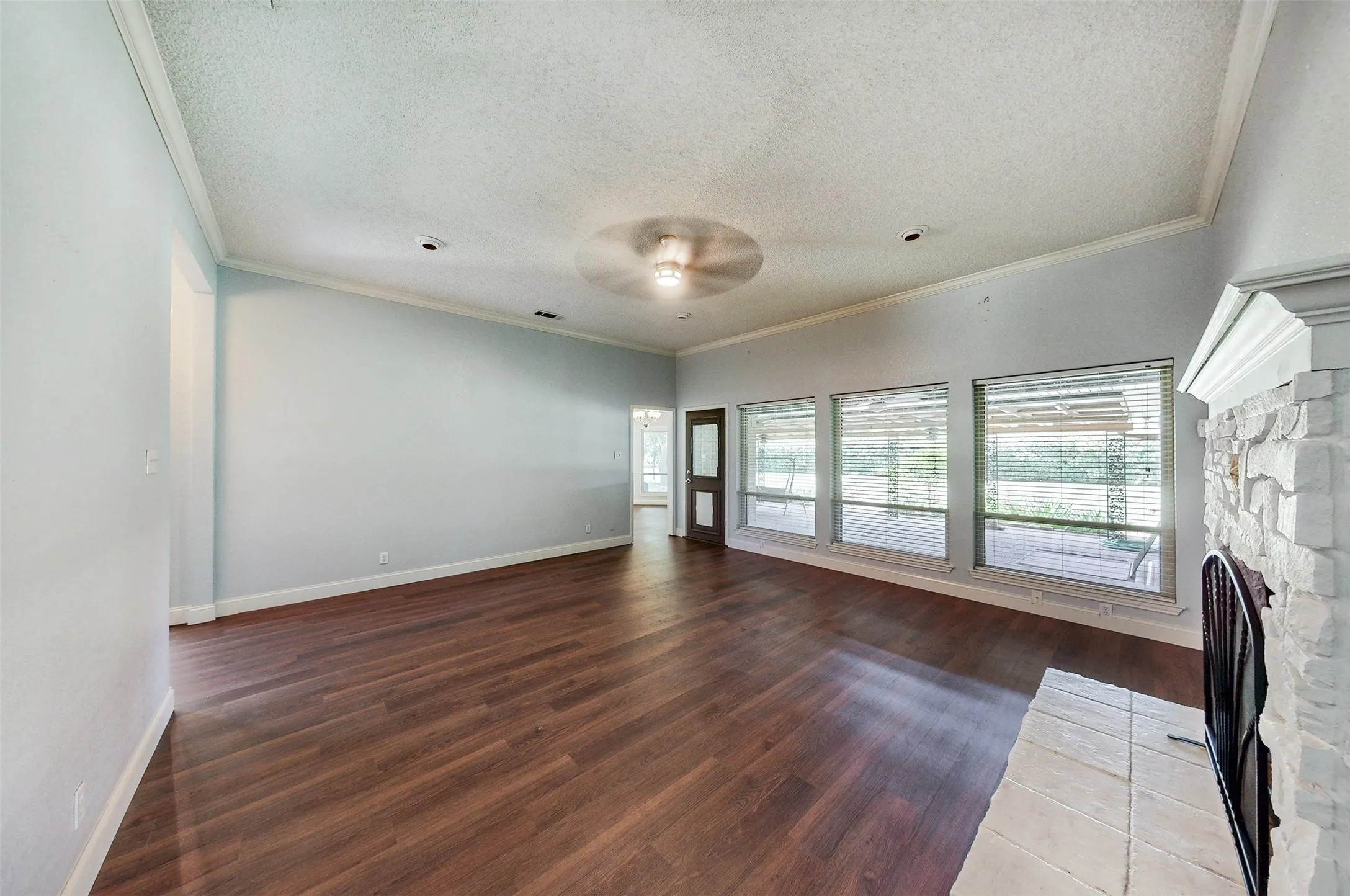 Single Family Residence For Sale in Kaufman County , 10614 Woodbridge Drive, Forney, Texas 75126, 3 Bedroom, 2 Bathroom, 2 Garage spaces, 2,077 Sqft, built in 1992, mls#21312906, Real Estate Agent in Forney, Homes For Sale in Kaufman county, Homes For Sale in Forney, Realtor in Forney Texas, Real Estate Brokerage Independent Realty Texas, Luminita Cordes Realtor