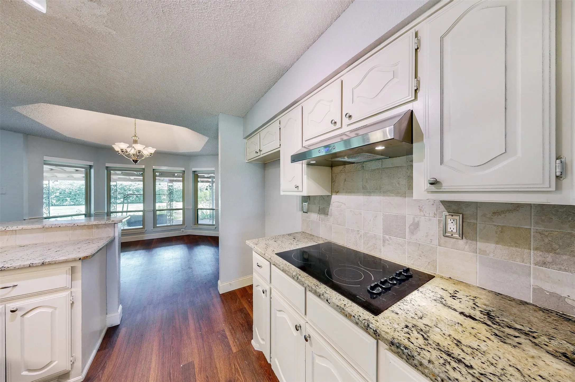 Single Family Residence For Sale in Kaufman County , 10614 Woodbridge Drive, Forney, Texas 75126, 3 Bedroom, 2 Bathroom, 2 Garage spaces, 2,077 Sqft, built in 1992, mls#21312906, Real Estate Agent in Forney, Homes For Sale in Kaufman county, Homes For Sale in Forney, Realtor in Forney Texas, Real Estate Brokerage Independent Realty Texas, Luminita Cordes Realtor