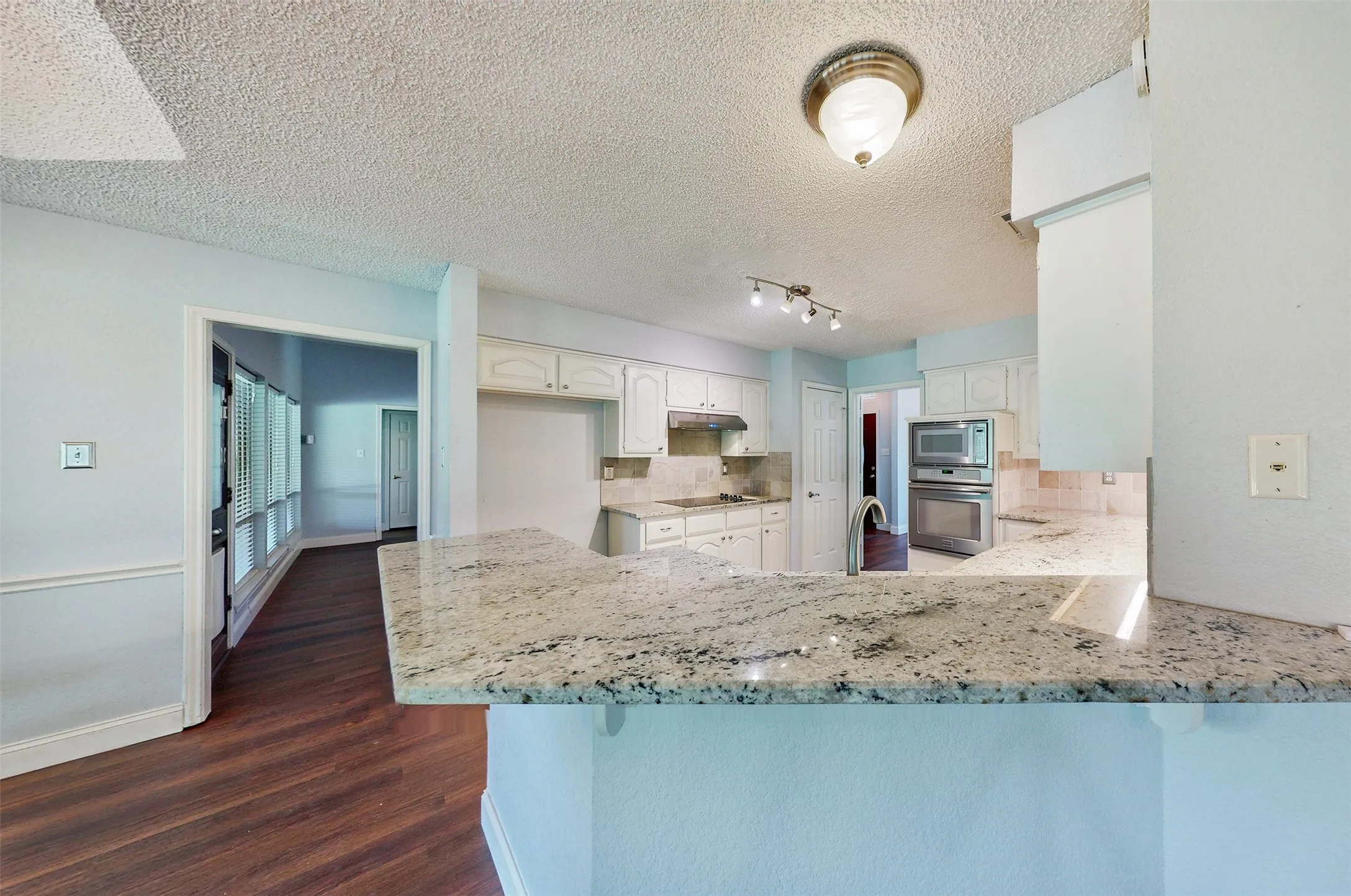 Single Family Residence For Sale in Kaufman County , 10614 Woodbridge Drive, Forney, Texas 75126, 3 Bedroom, 2 Bathroom, 2 Garage spaces, 2,077 Sqft, built in 1992, mls#21312906, Real Estate Agent in Forney, Homes For Sale in Kaufman county, Homes For Sale in Forney, Realtor in Forney Texas, Real Estate Brokerage Independent Realty Texas, Luminita Cordes Realtor